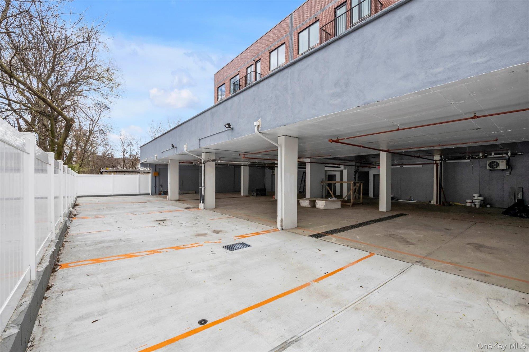 #14 photo, 106-29 Guy R Brewer Boulevard, クイーンズ区 Jamaica , NY 11433