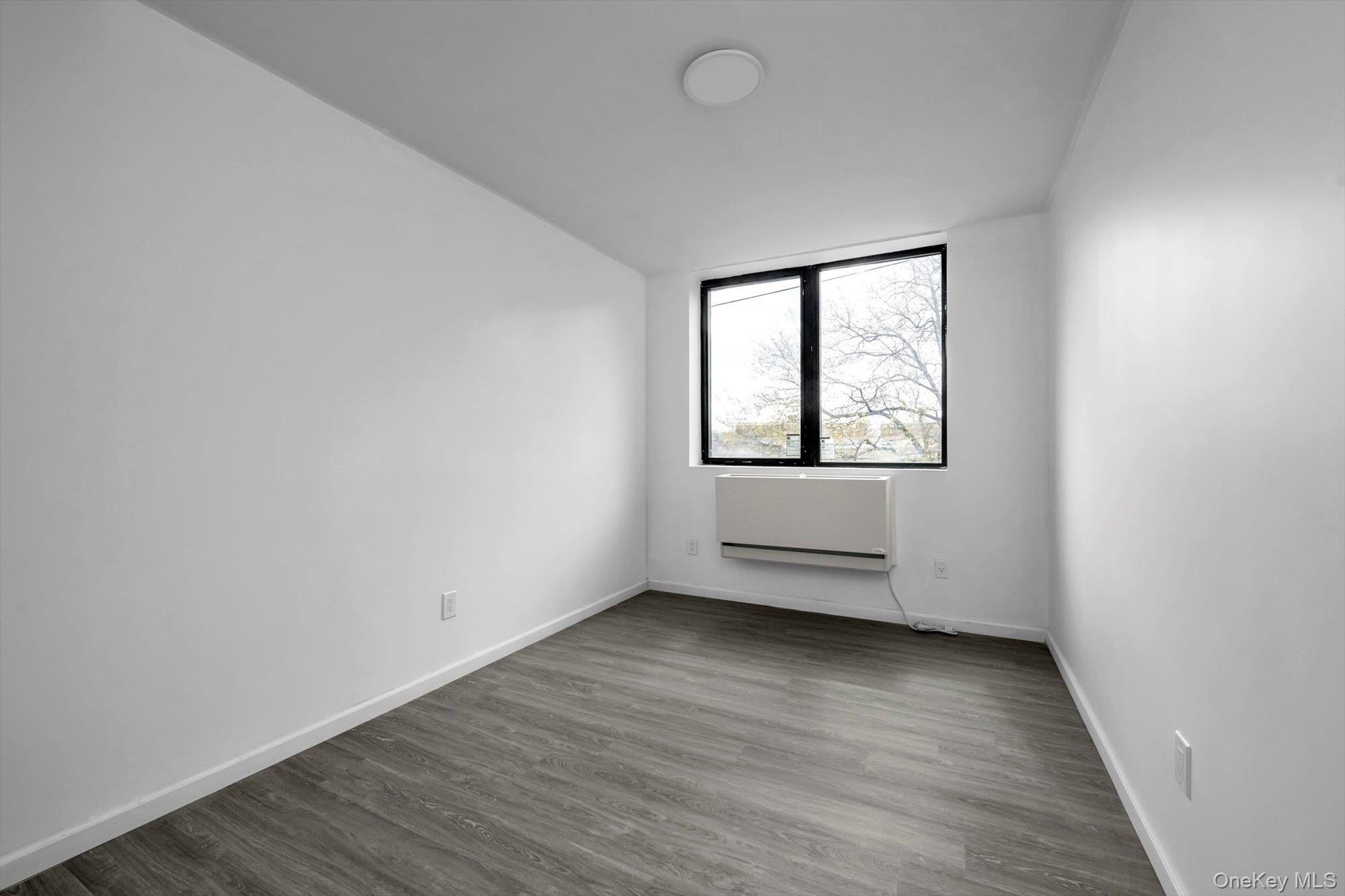 #18 photo, 106-29 Guy R Brewer Boulevard, クイーンズ区 Jamaica , NY 11433