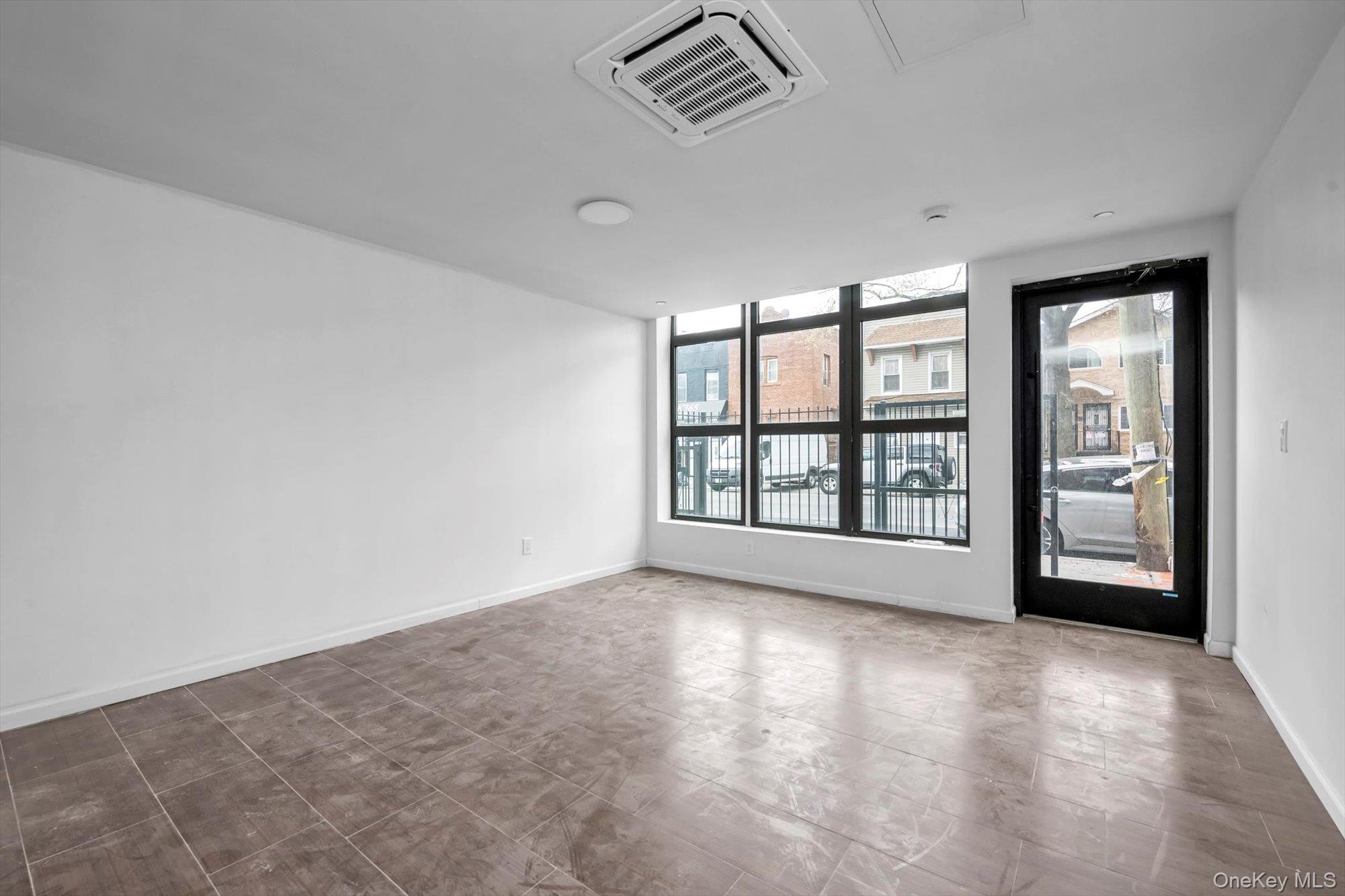 #2 photo, 106-29 Guy R Brewer Boulevard, クイーンズ区 Jamaica , NY 11433