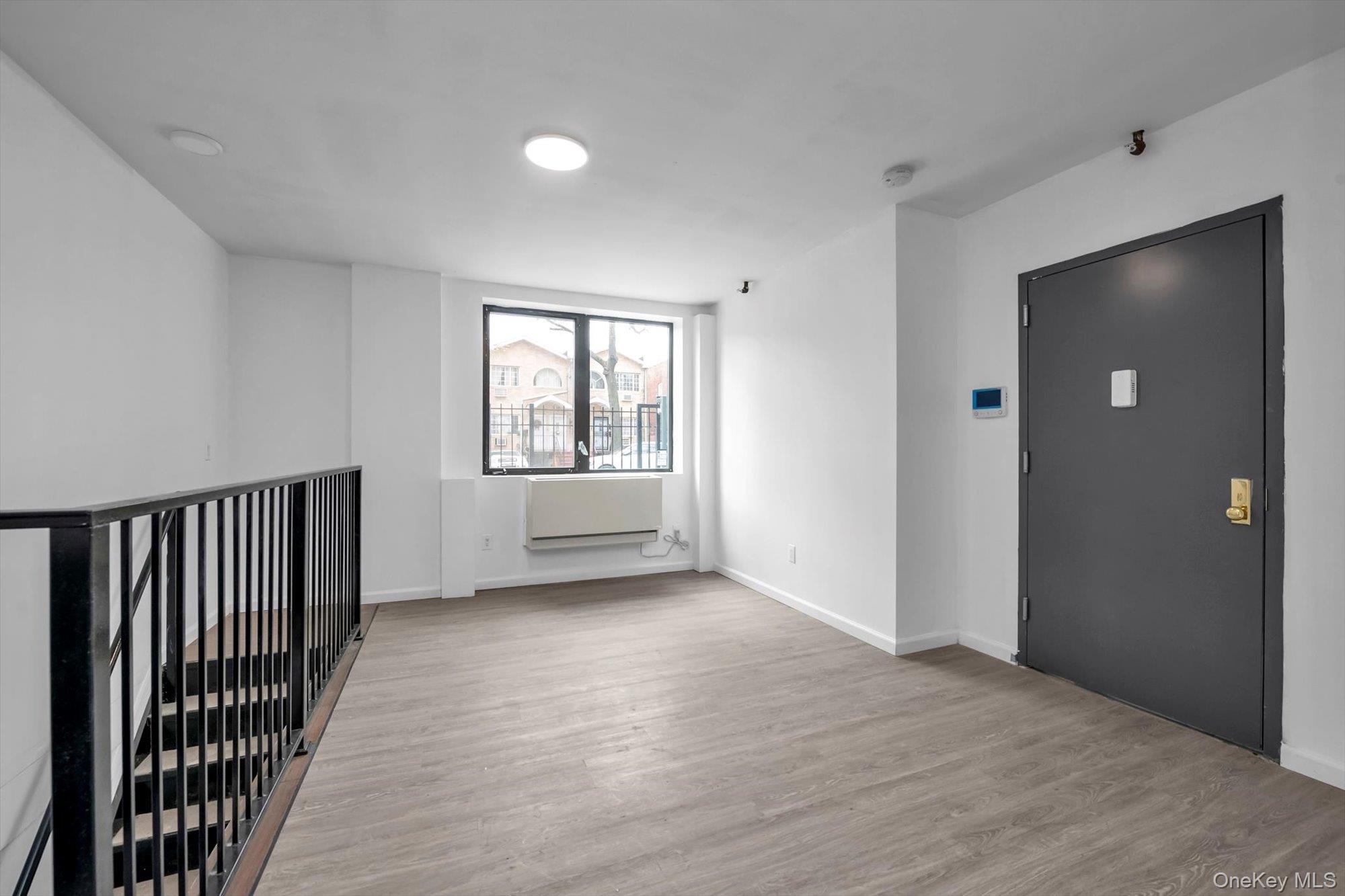 #6 photo, 106-29 Guy R Brewer Boulevard, クイーンズ区 Jamaica , NY 11433