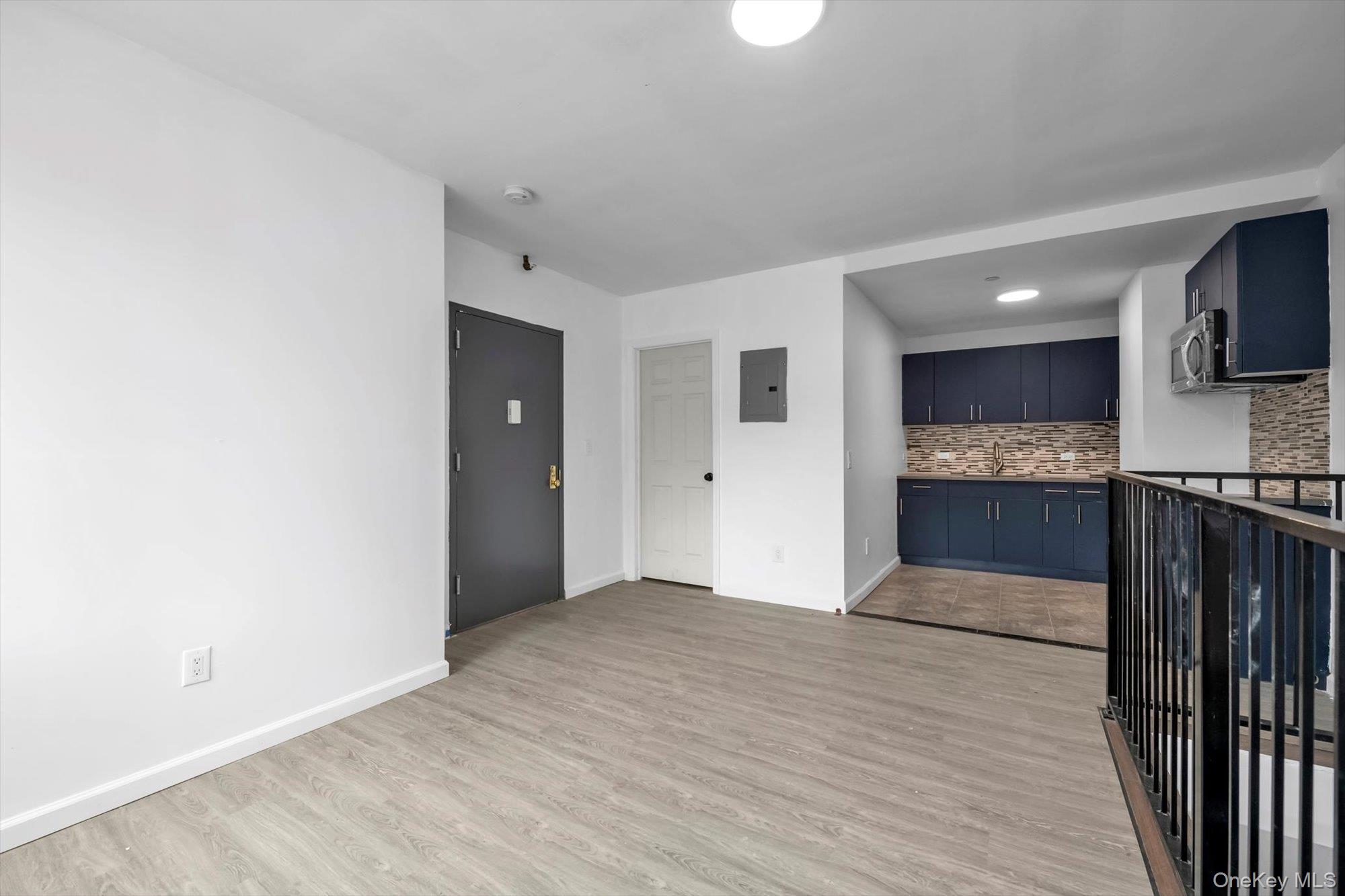 #7 photo, 106-29 Guy R Brewer Boulevard, クイーンズ区 Jamaica , NY 11433