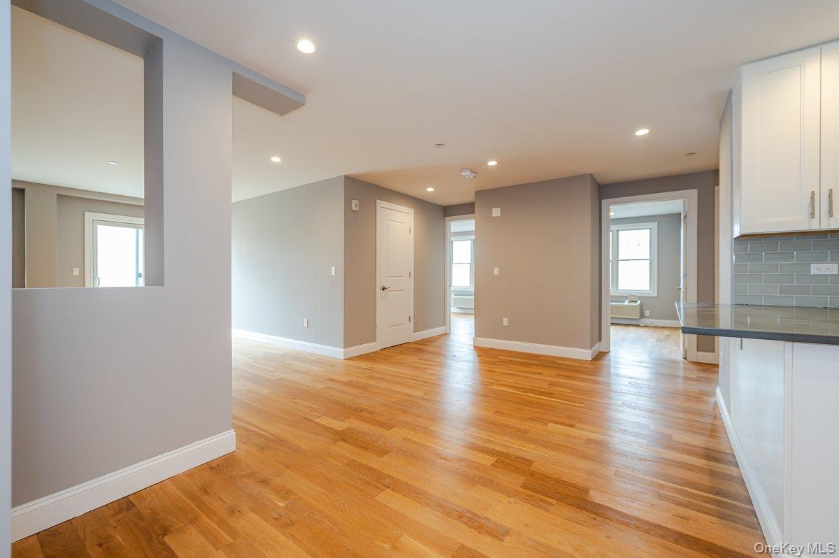 #7 photo, 661 W Broadway, ナッソー郡 Long Beach , NY 11561