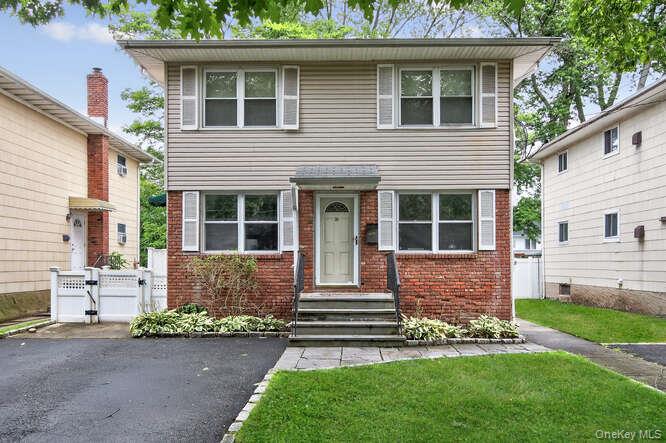 #1 photo, 39 YENNICOCK, Port Washington , NY 11050