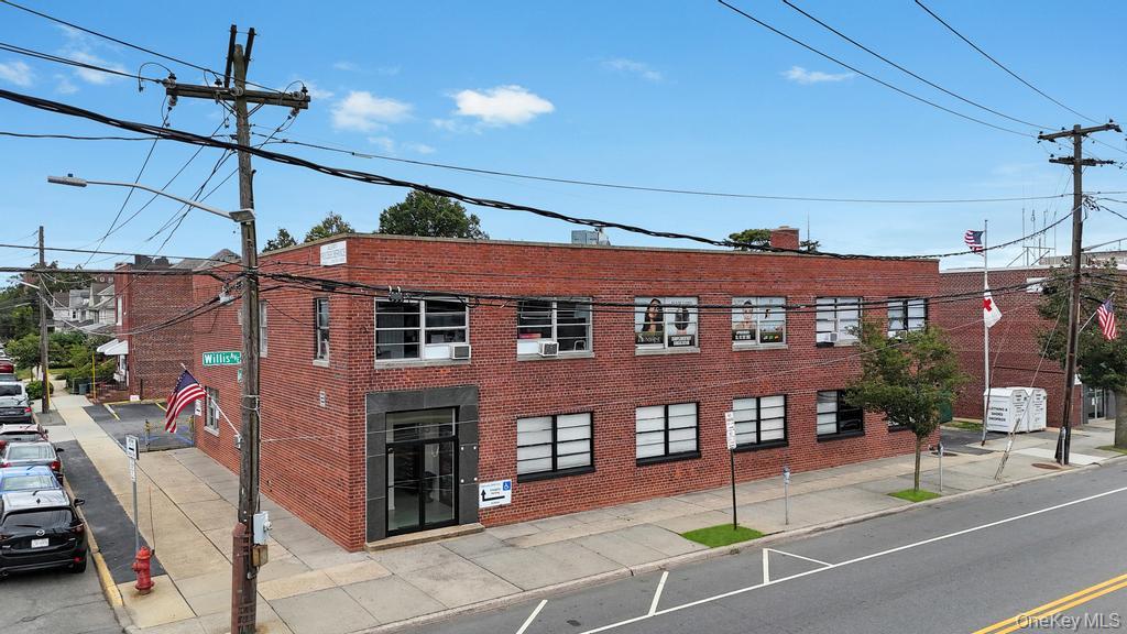 #1 photo, 185 Willis Avenue, ナッソー郡 Mineola , NY 11501