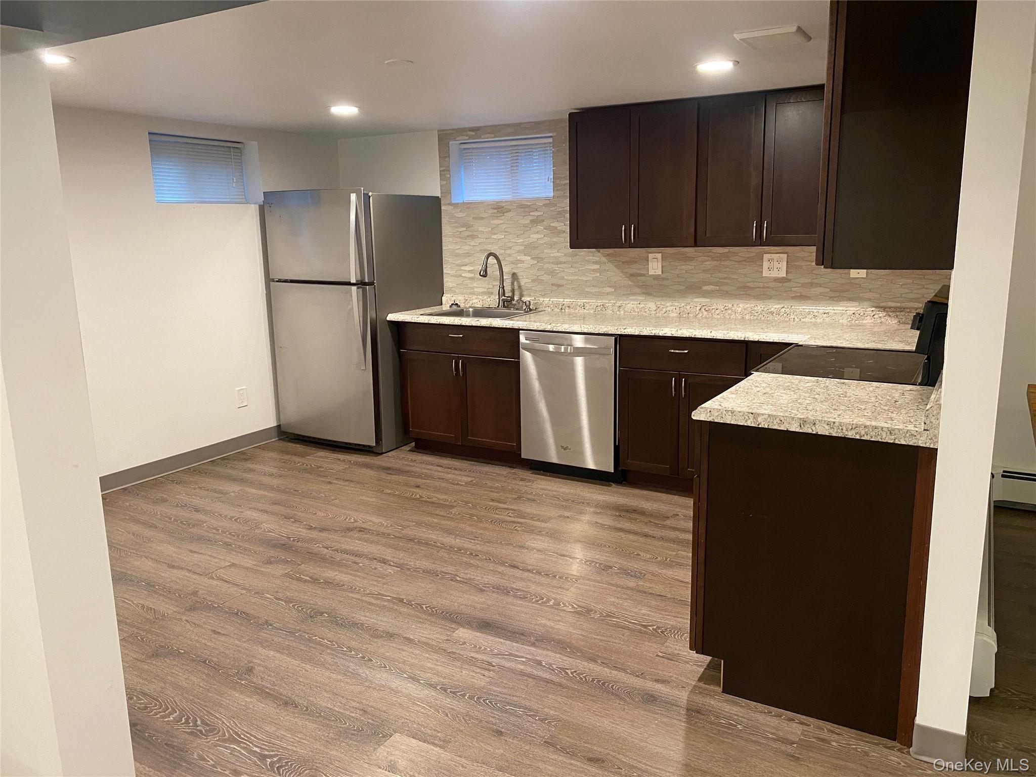 #1 photo, 15 Janet Street, 东长岛 Port Jefferson Station , NY 11776