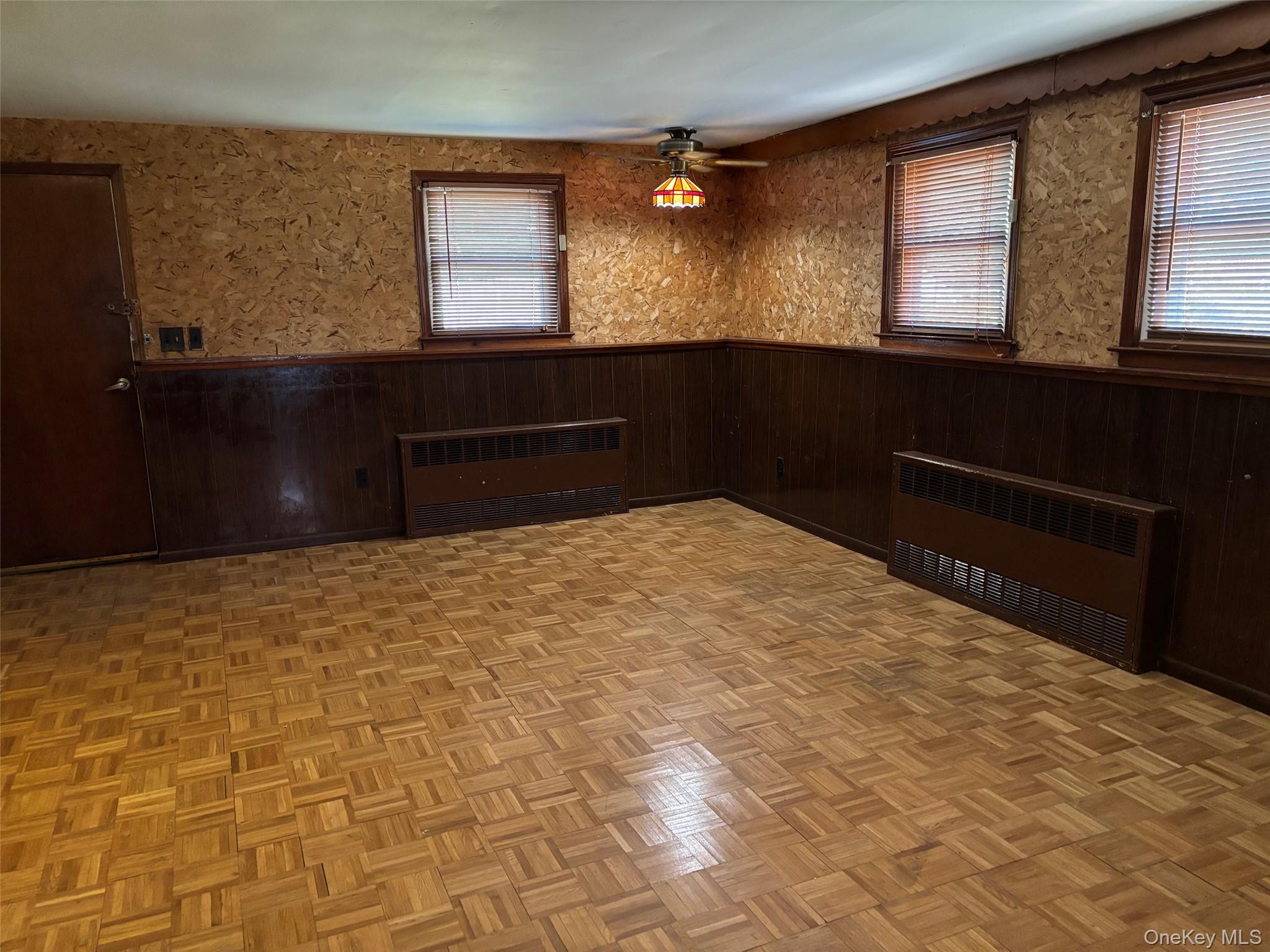 #17 photo, 10 13th Avenue, サフォーク郡 West Babylon , NY 11704