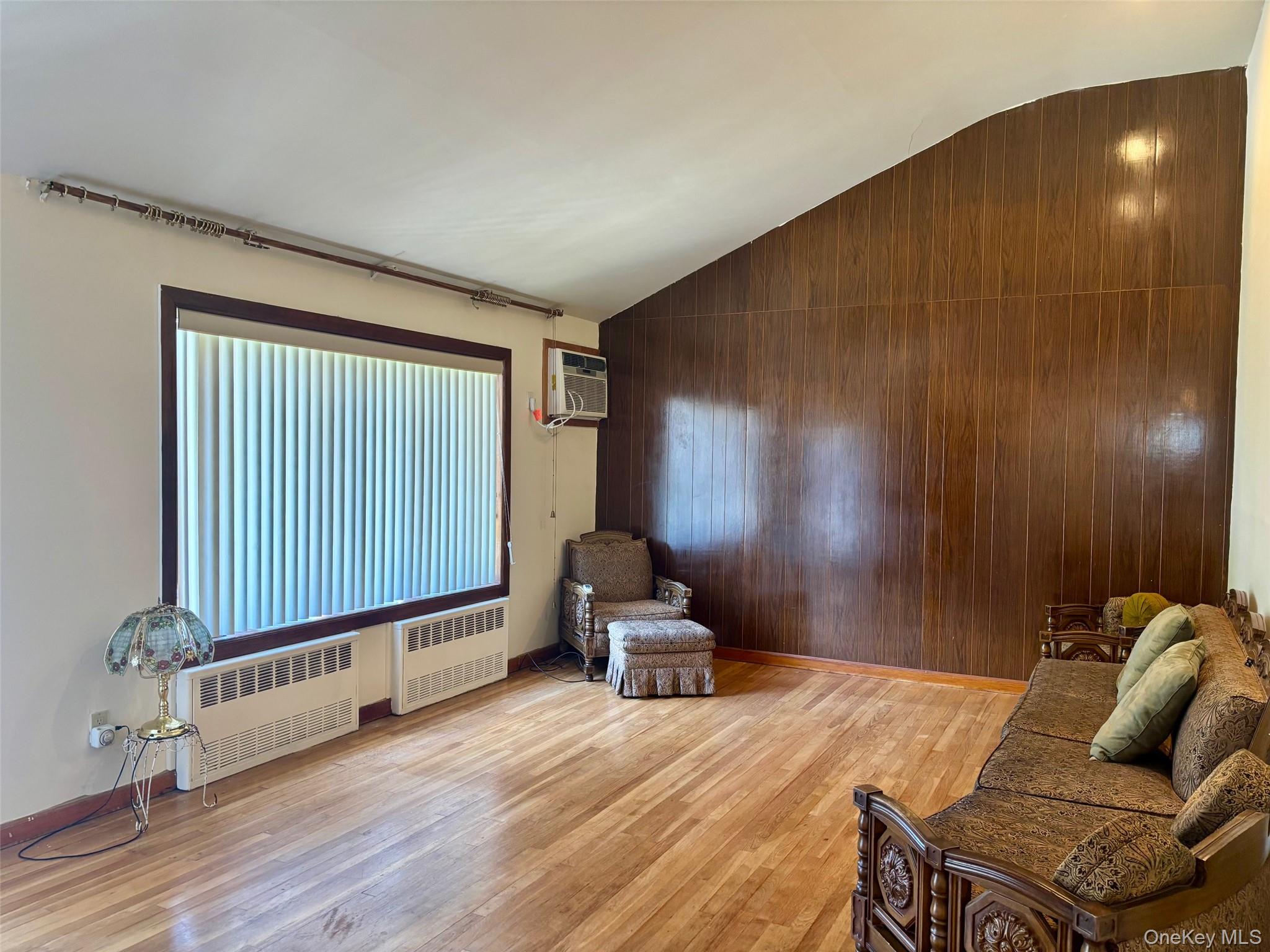 #4 photo, 10 13th Avenue, サフォーク郡 West Babylon , NY 11704