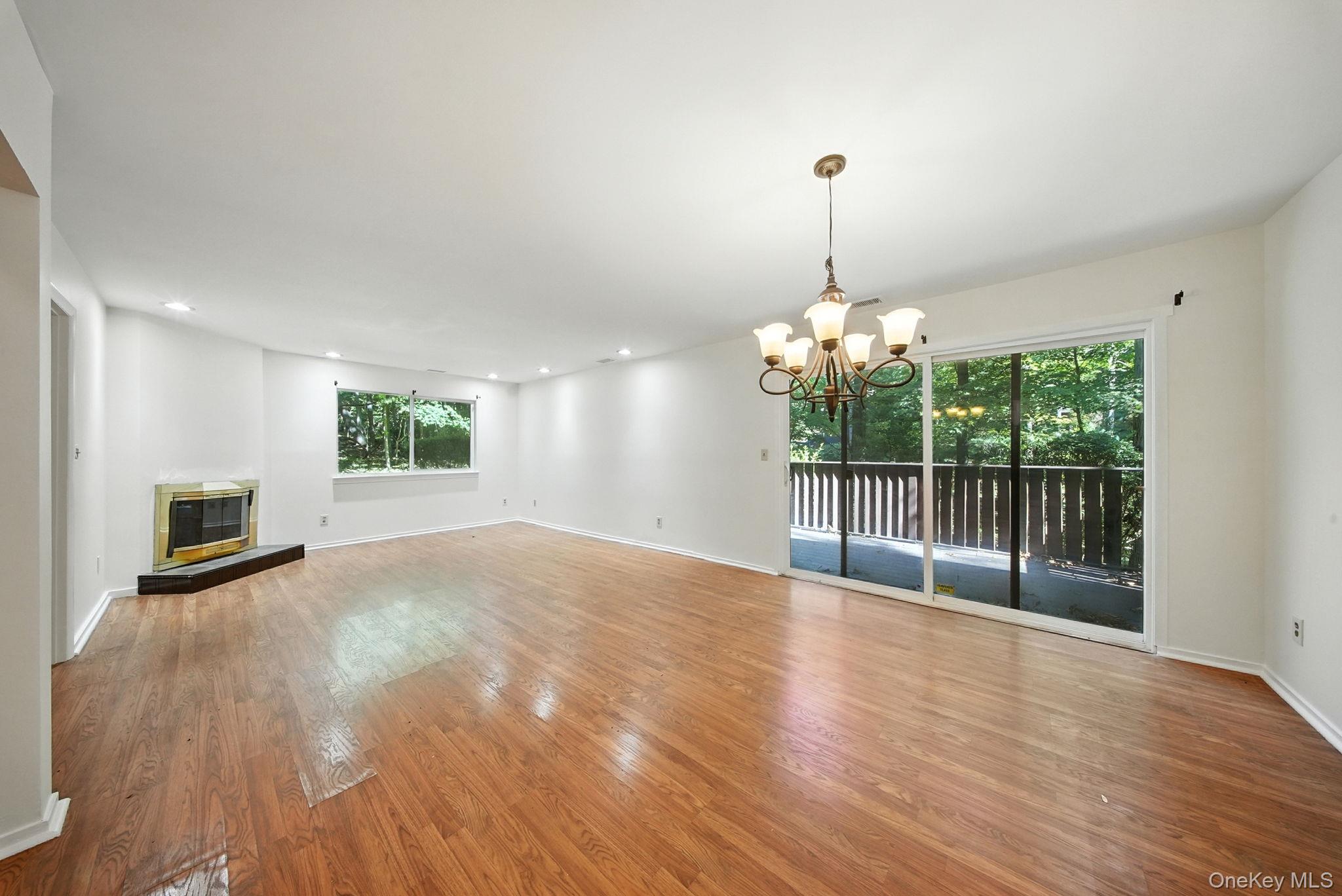 #12 photo, 4 Aspen Court, Woodbury , NY 10930