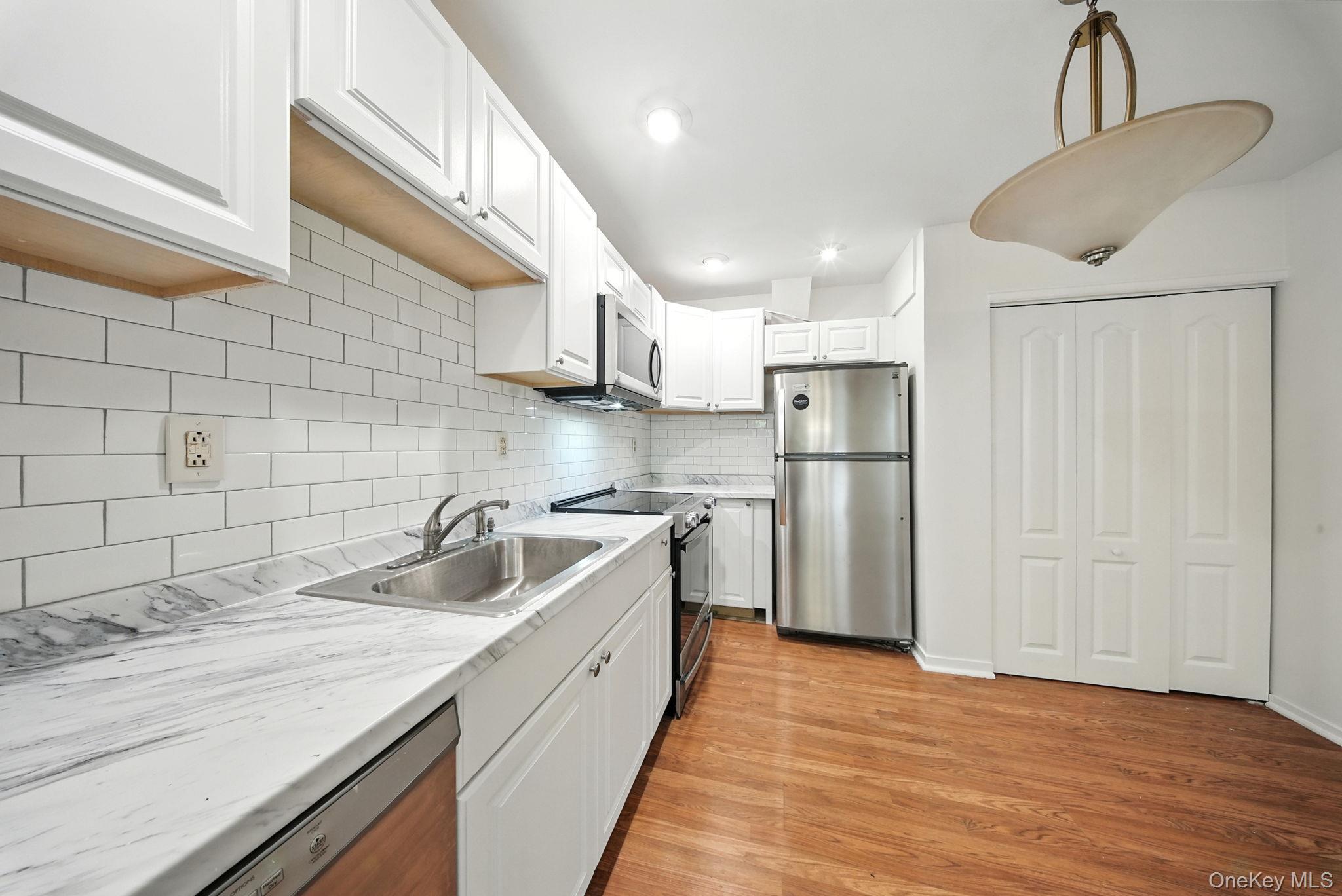 #16 photo, 4 Aspen Court, Woodbury , NY 10930