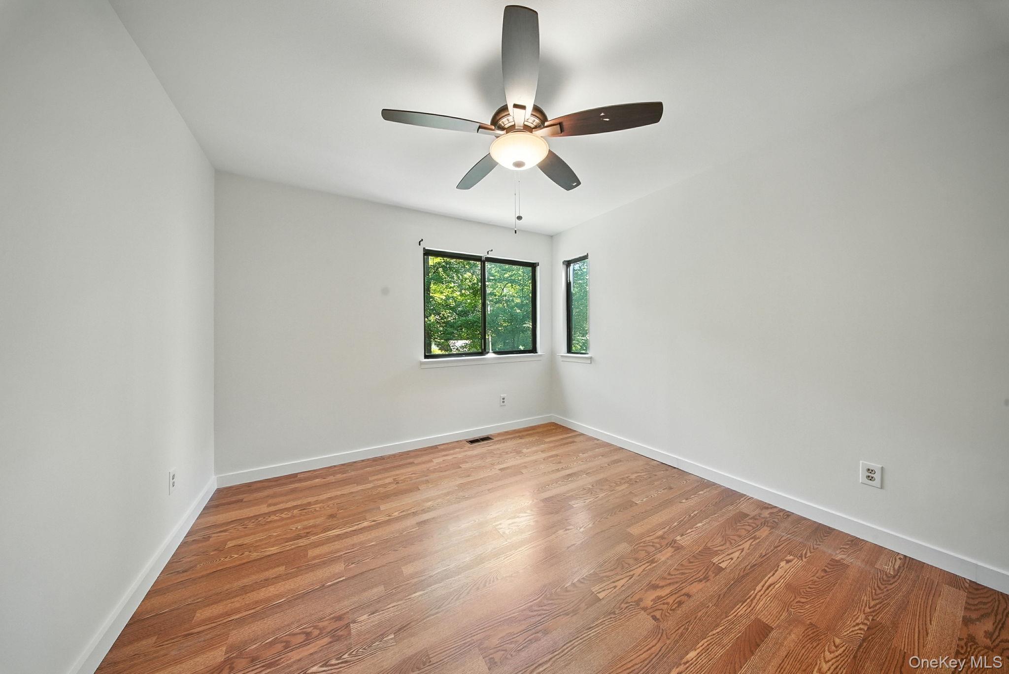 #20 photo, 4 Aspen Court, Woodbury , NY 10930