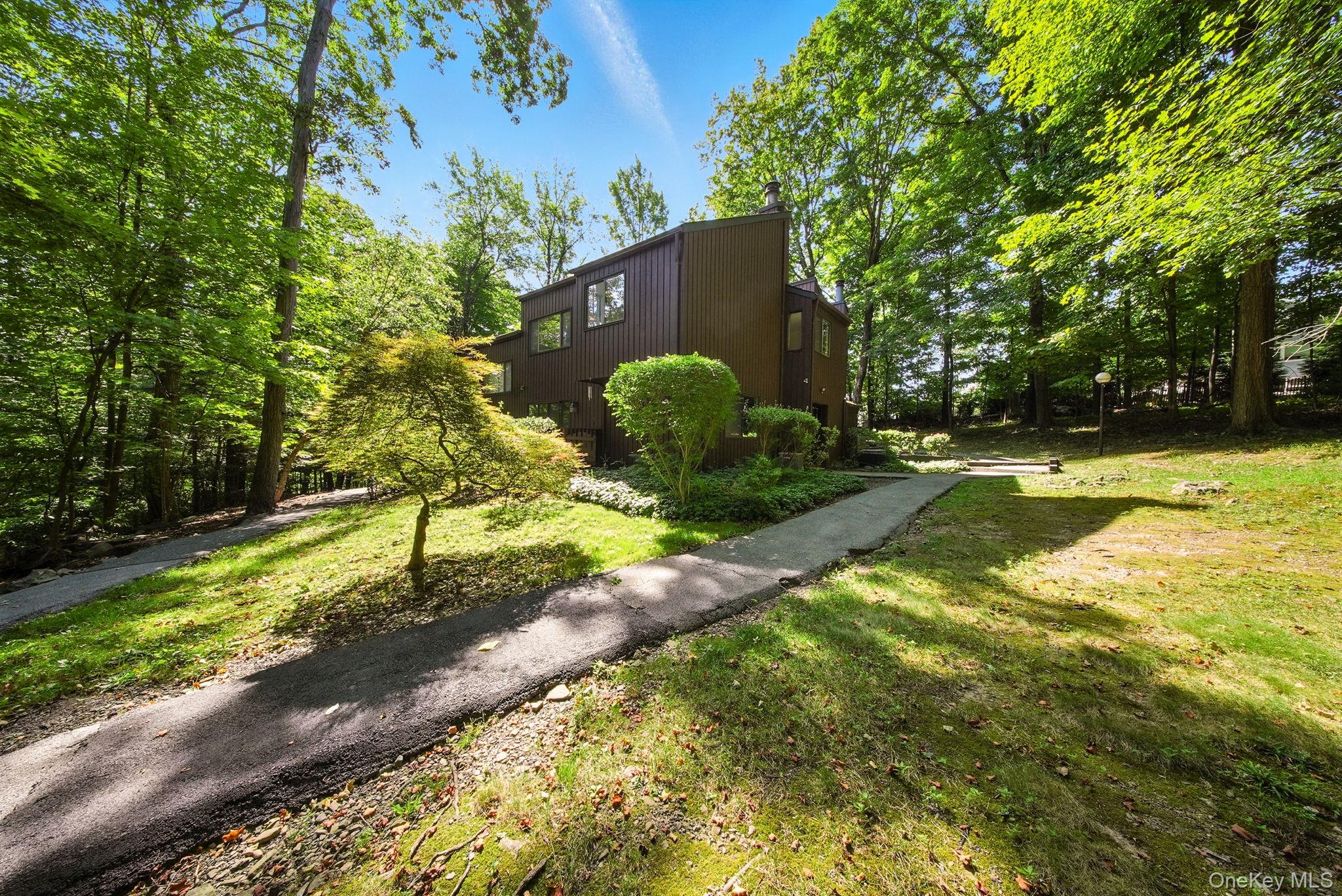 #5 photo, 4 Aspen Court, Woodbury , NY 10930