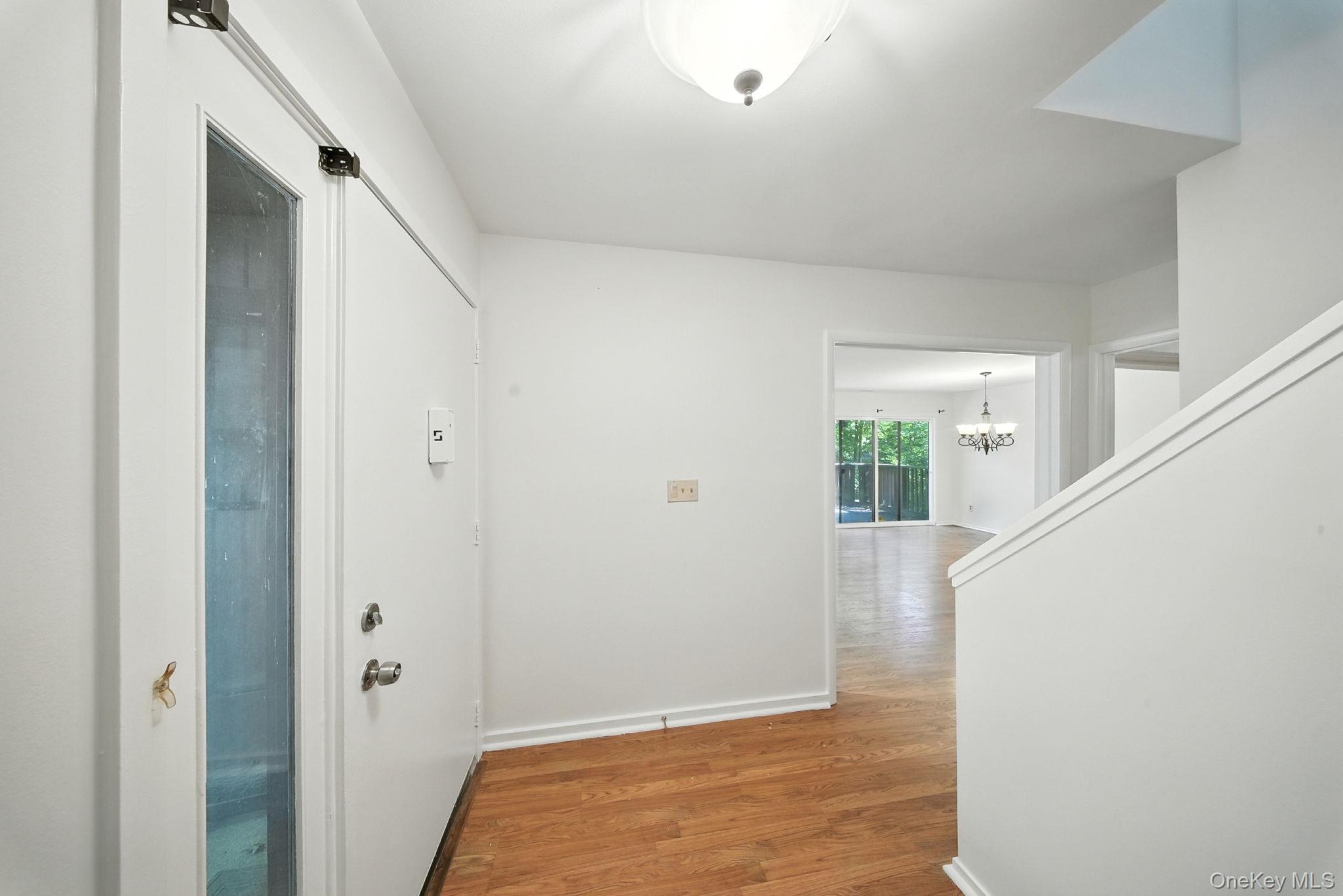 #7 photo, 4 Aspen Court, Woodbury , NY 10930