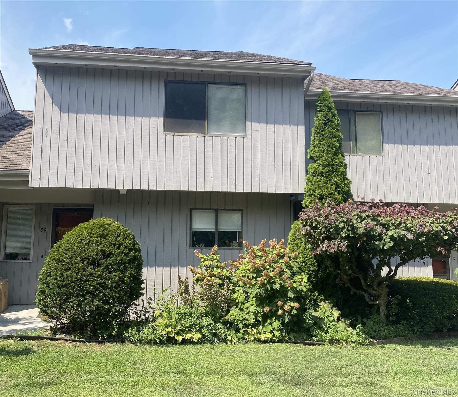 #1 photo, 38 Rondout Harbor, Port Ewen , NY 12466