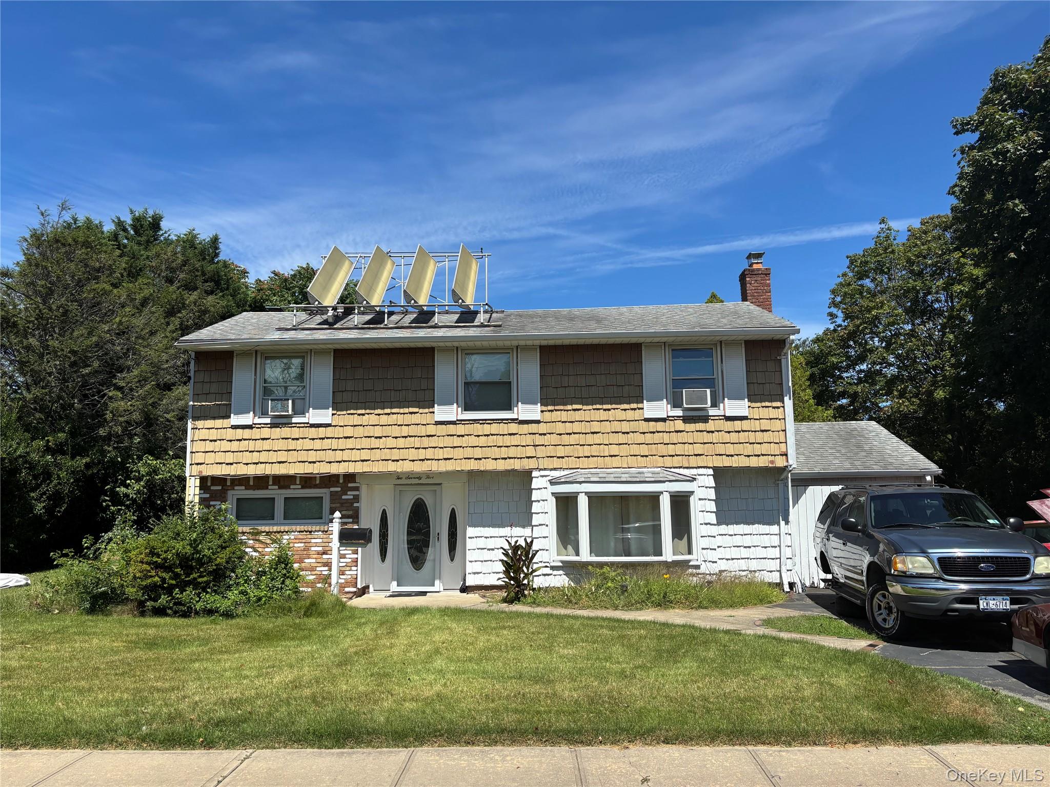 #1 photo, 275 N Utica Avenue, ナッソー郡 Massapequa , NY 11758