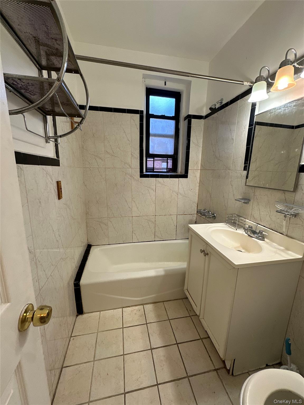 #7 photo, 62-64 Saunders Street, クイーンズ区 Rego Park , NY 11374