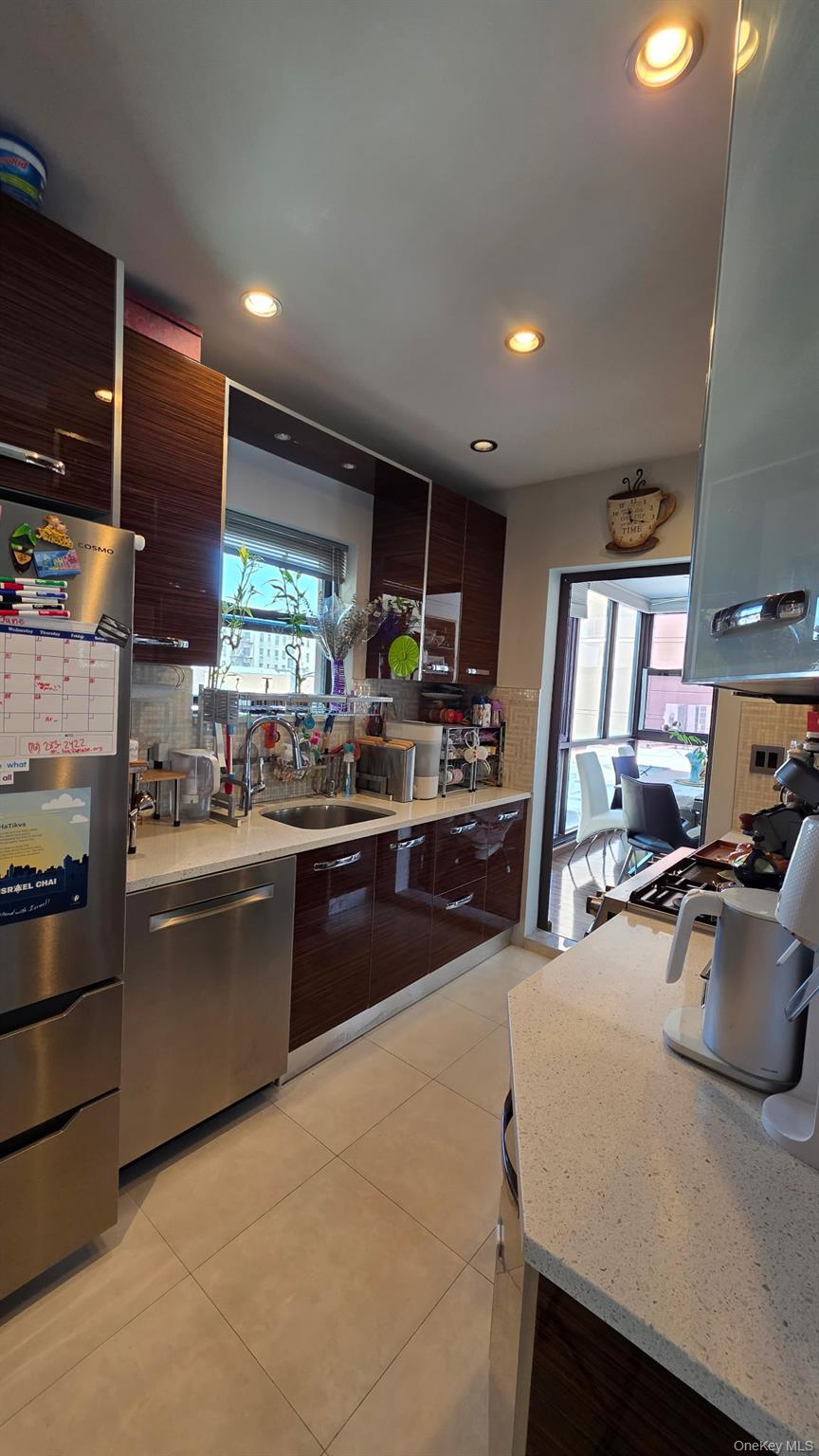 #9 photo, 134 West End Avenue, ブルックリン区 Brooklyn , NY 11235