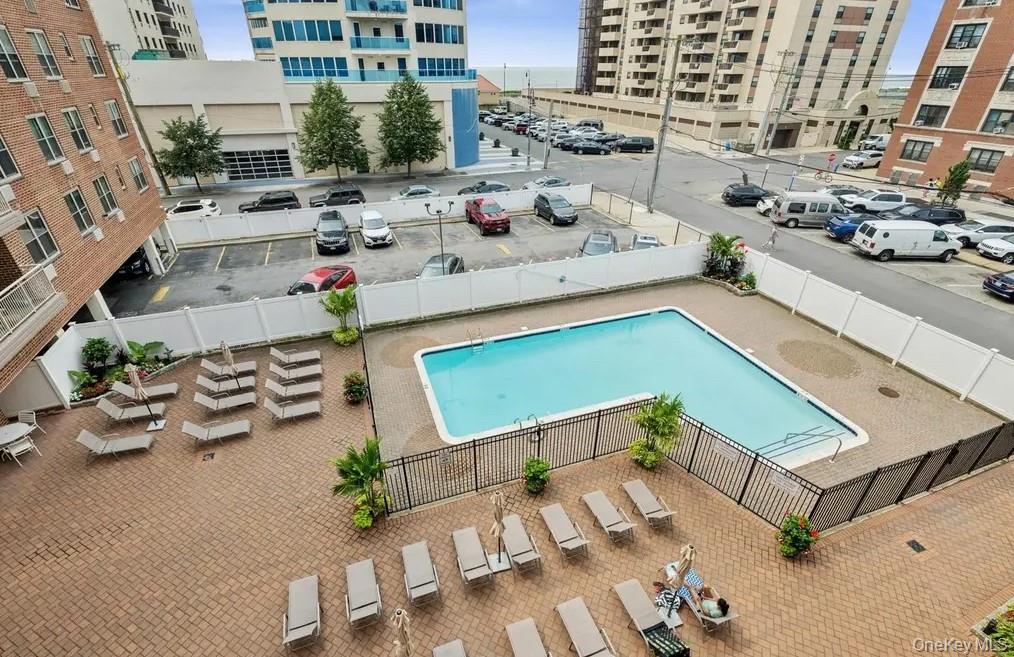 #16 photo, 410 E Broadway, ナッソー郡 Long Beach , NY 11561