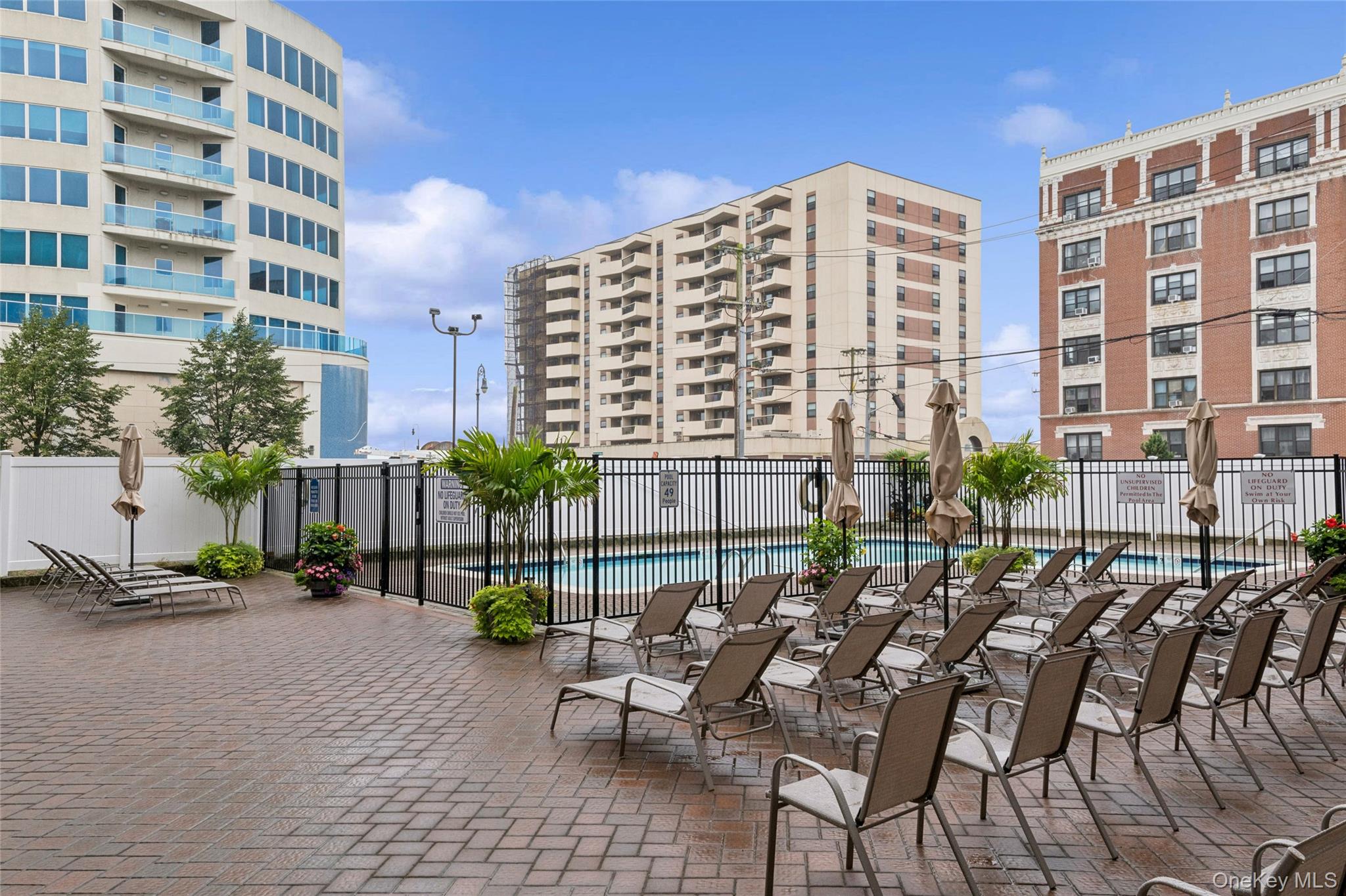 #17 photo, 410 E Broadway, ナッソー郡 Long Beach , NY 11561