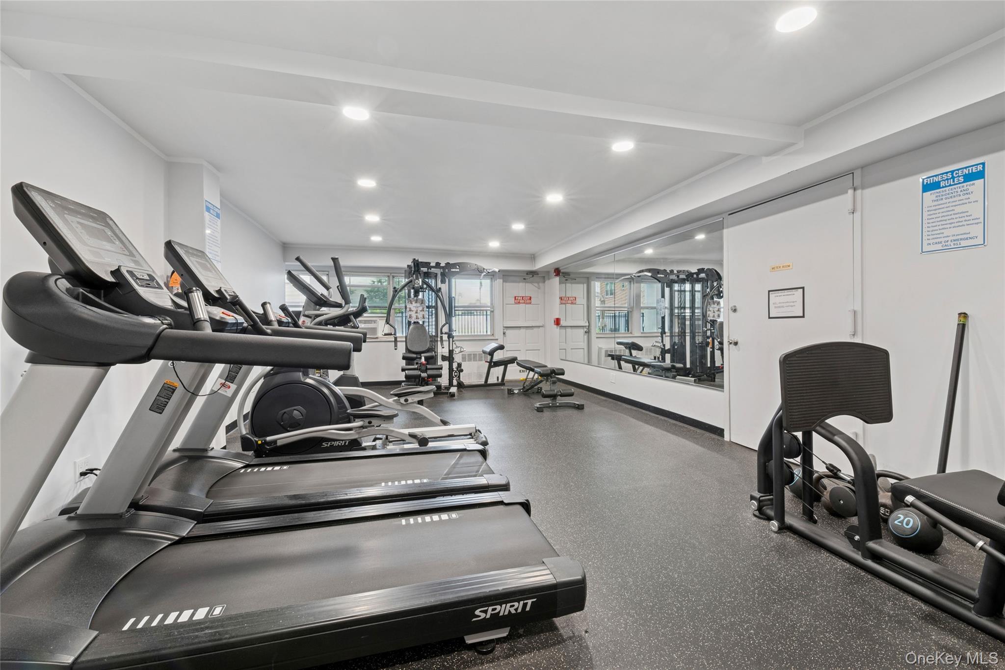 #18 photo, 410 E Broadway, ナッソー郡 Long Beach , NY 11561