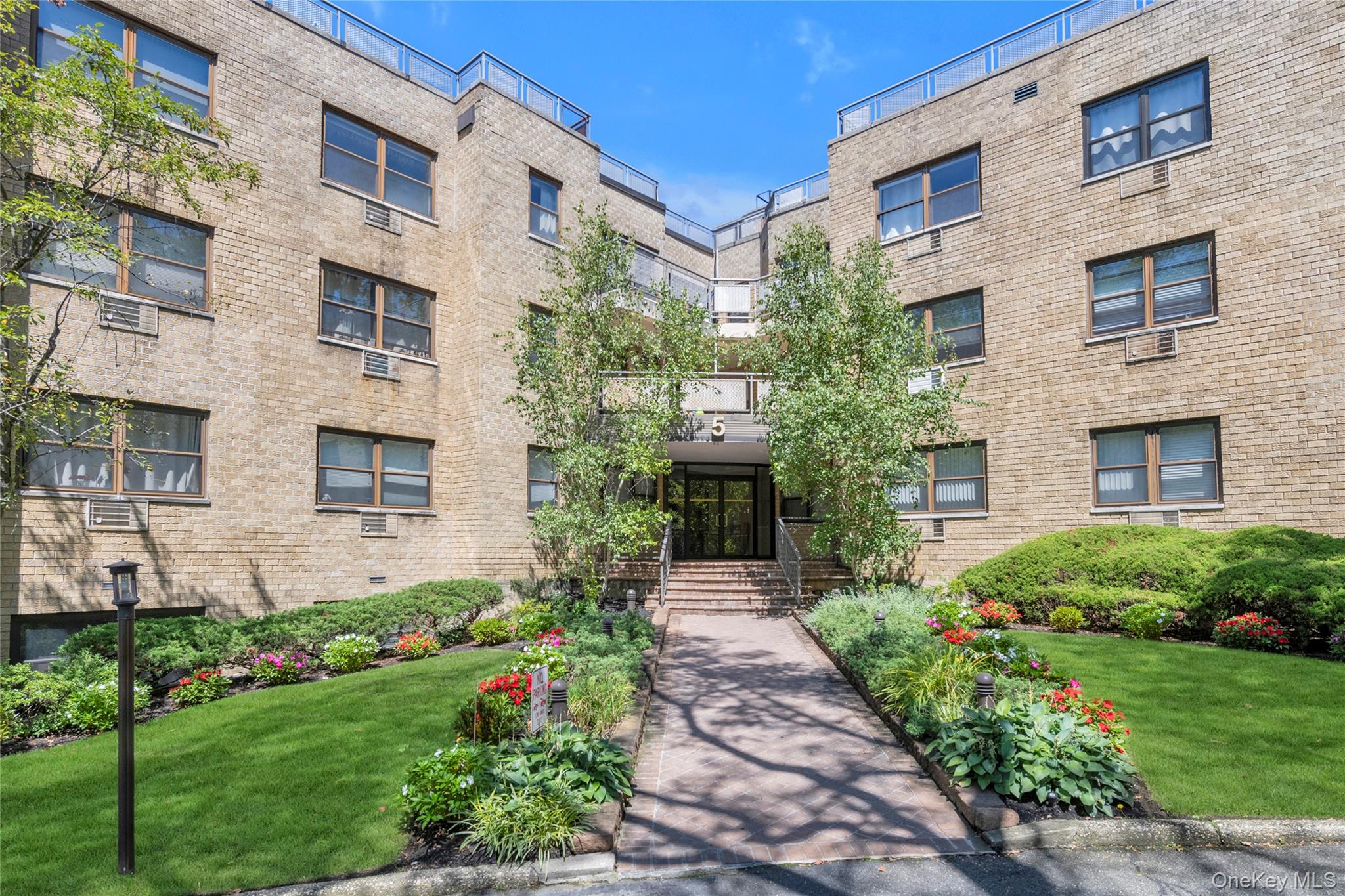 #1 photo, 5 Schenck Avenue, ग्रेट नेक Great Neck , NY 11021