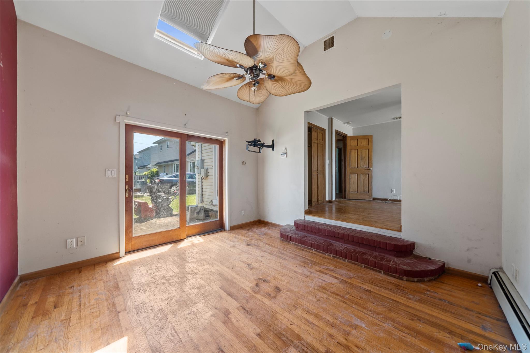 #12 photo, 2986 Valley Road, Wantagh , NY 11793