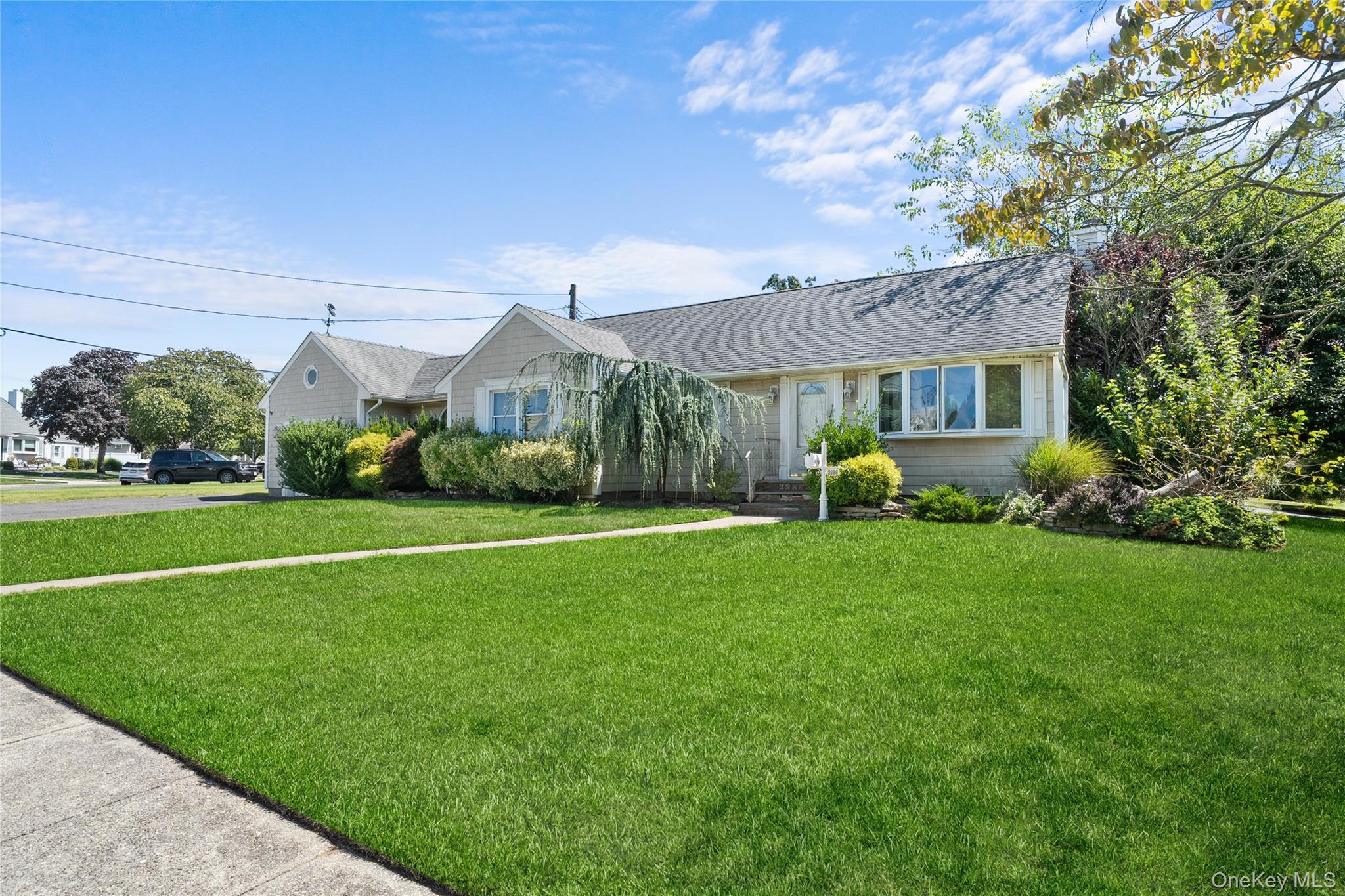 #2 photo, 2986 Valley Road, Wantagh , NY 11793