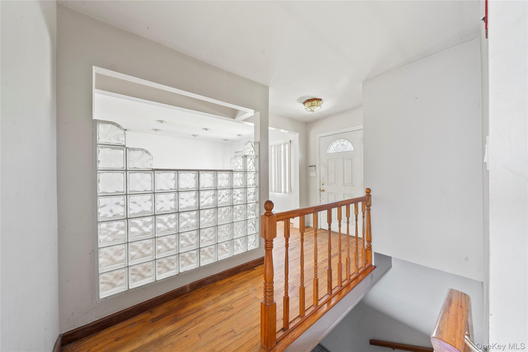 #6 photo, 2986 Valley Road, Wantagh , NY 11793