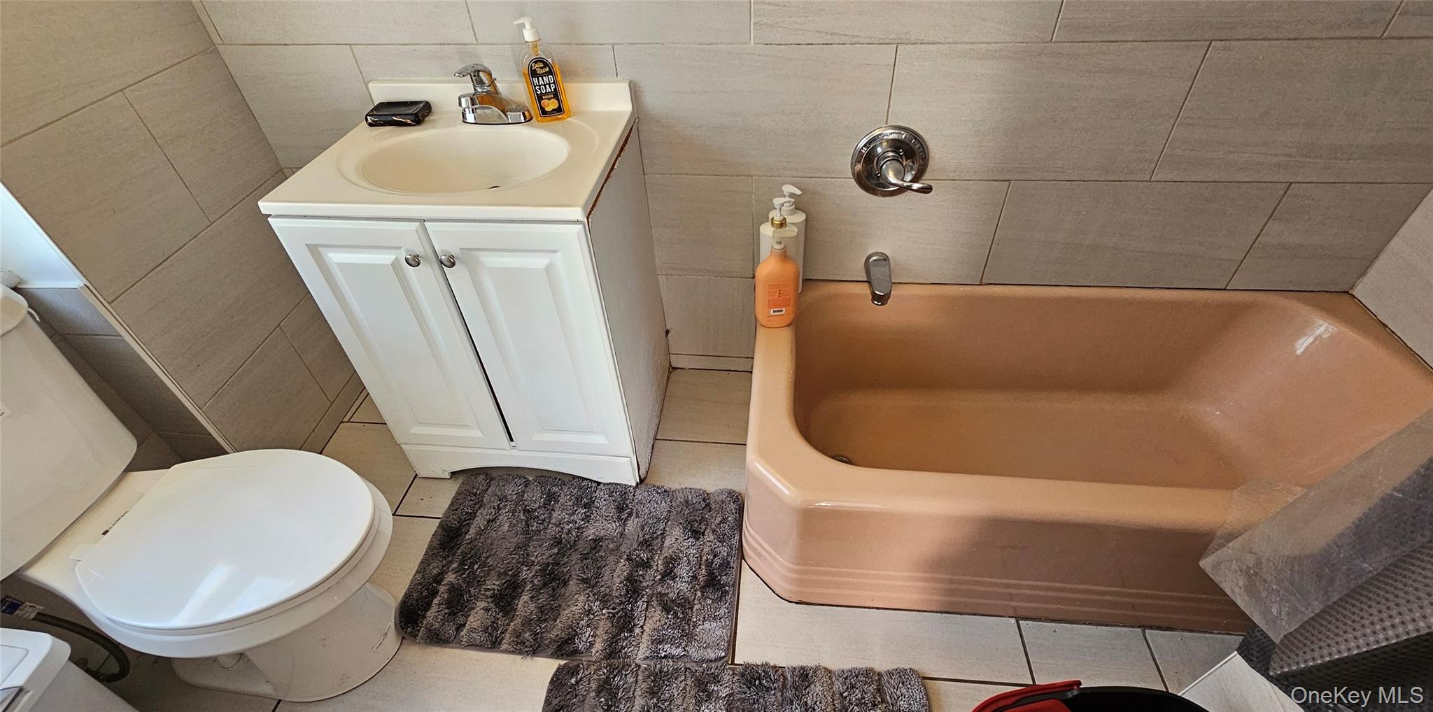 #17 photo, 6728 Forest Avenue, कुईंस Ridgewood , NY 11385