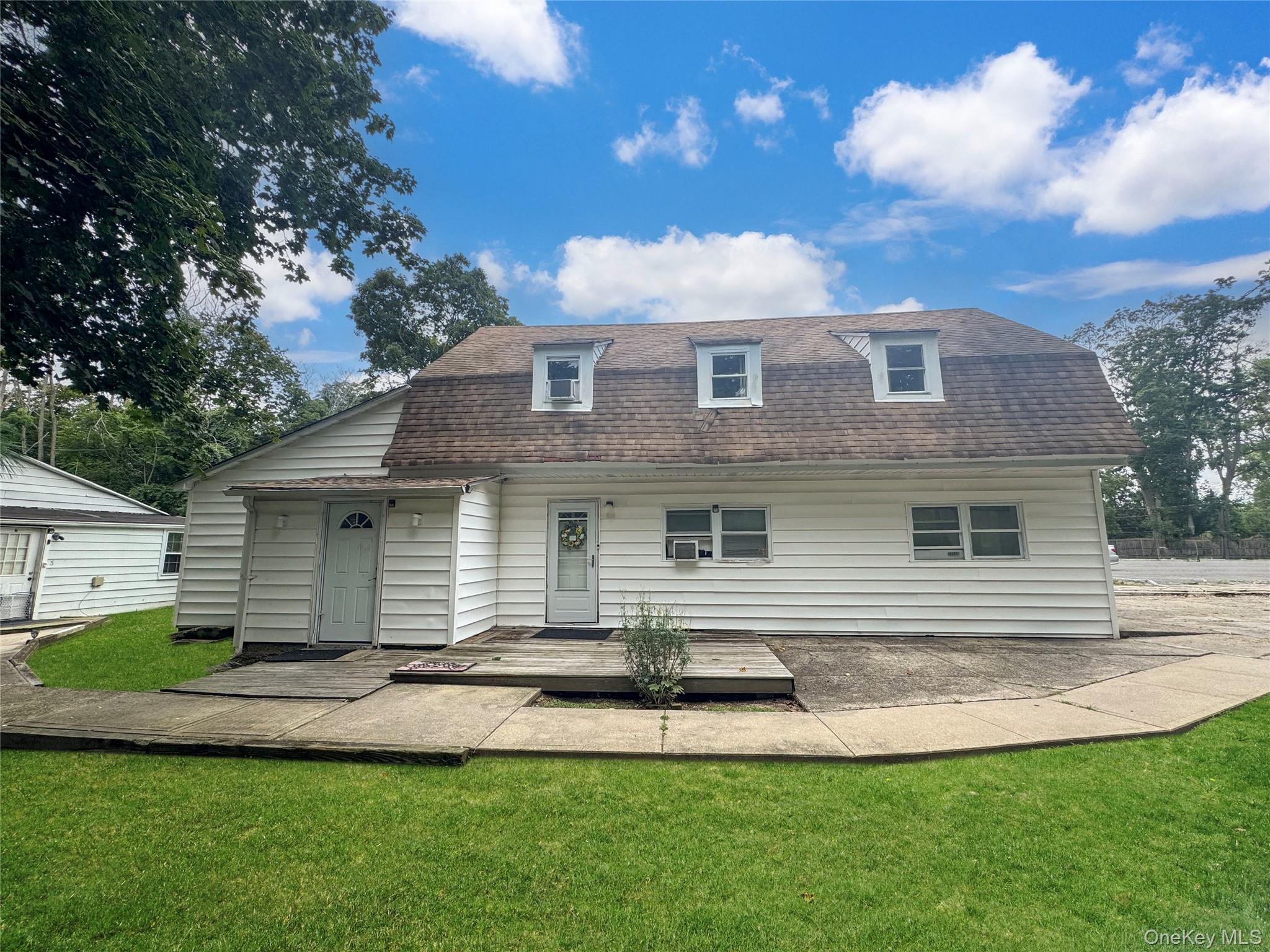 #1 photo, 174 Mills Pond Road, サフォーク郡 Saint James , NY 11780