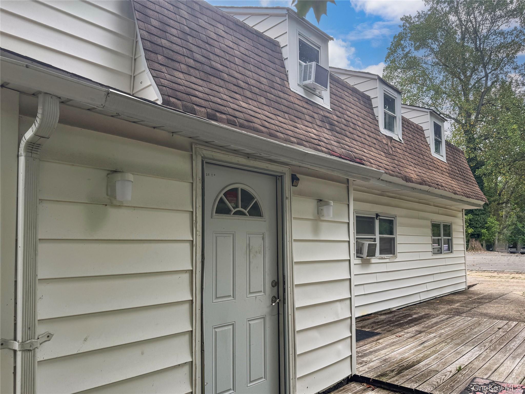 #2 photo, 174 Mills Pond Road, サフォーク郡 Saint James , NY 11780