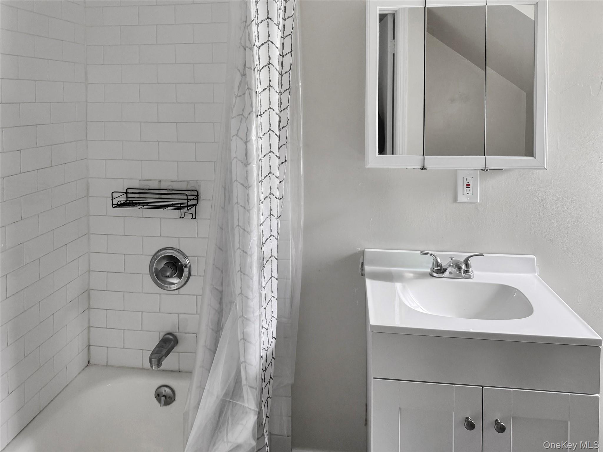 #8 photo, 174 Mills Pond Road, サフォーク郡 Saint James , NY 11780