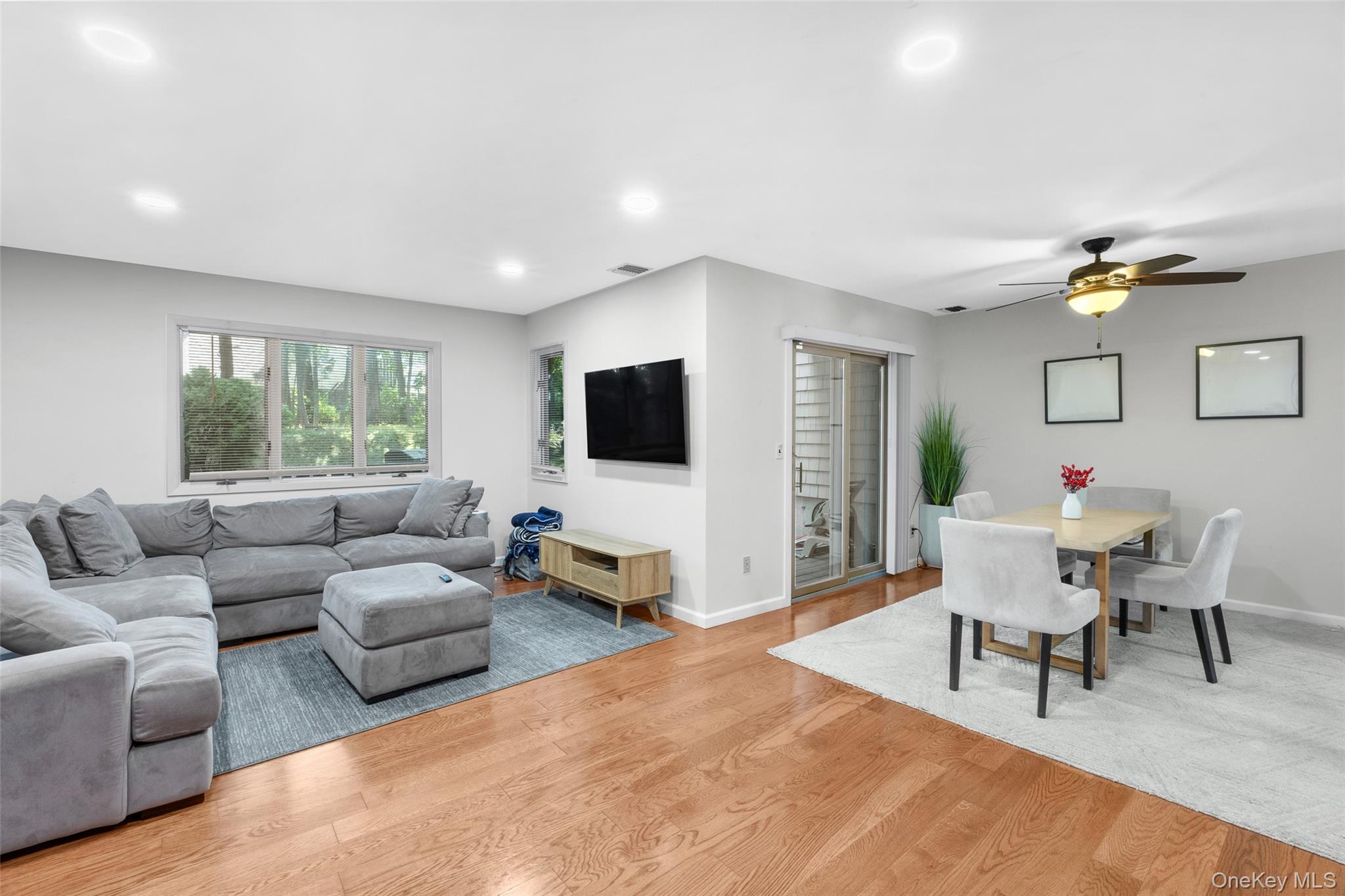 #15 photo, 25 Jeremy Circle, サフォーク郡 Nesconset , NY 11767