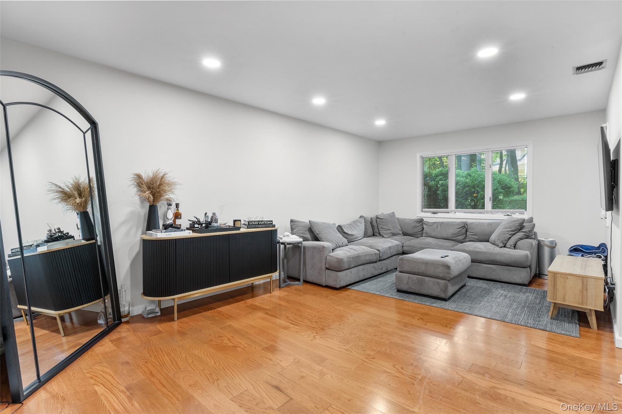 #17 photo, 25 Jeremy Circle, サフォーク郡 Nesconset , NY 11767