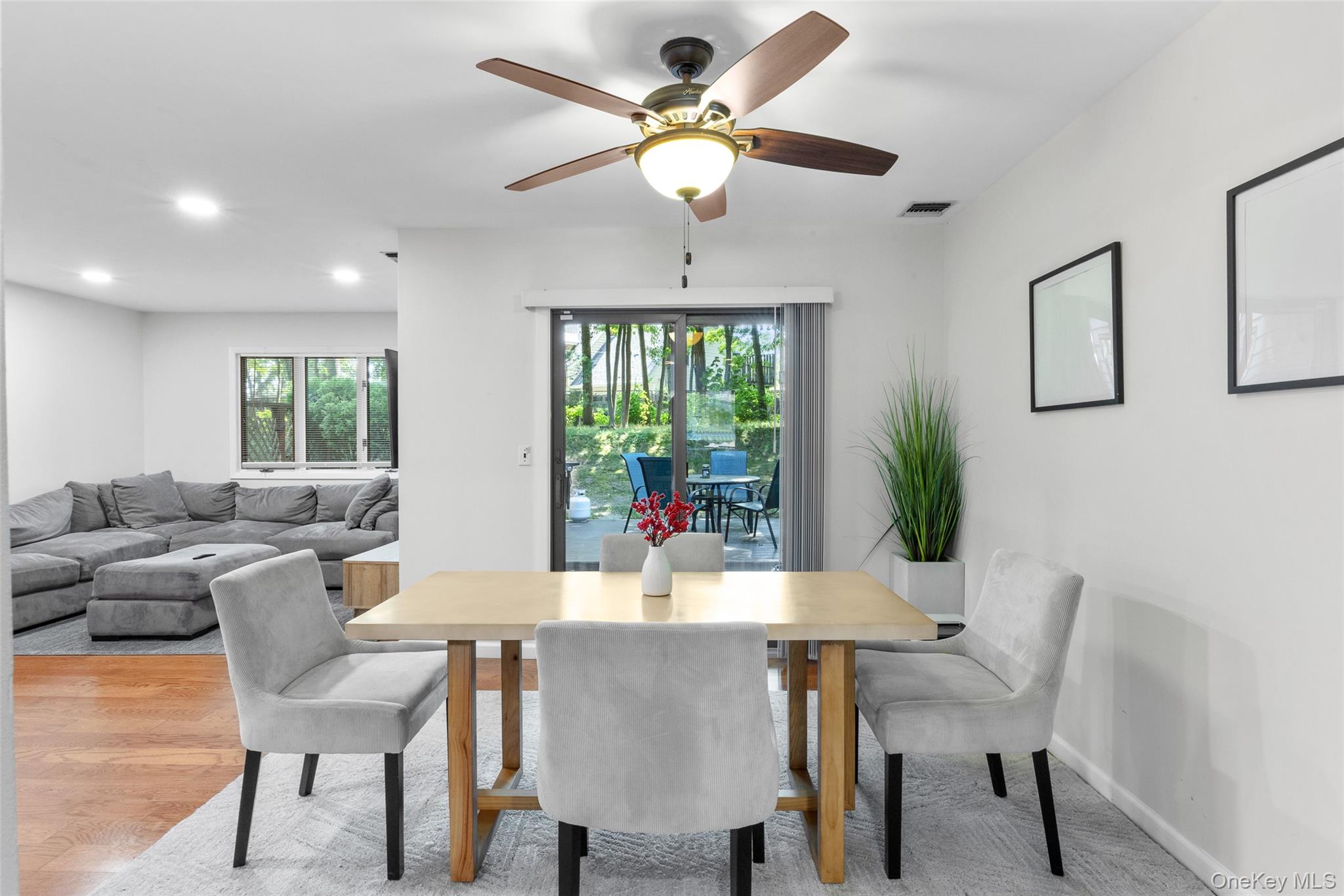 #19 photo, 25 Jeremy Circle, サフォーク郡 Nesconset , NY 11767