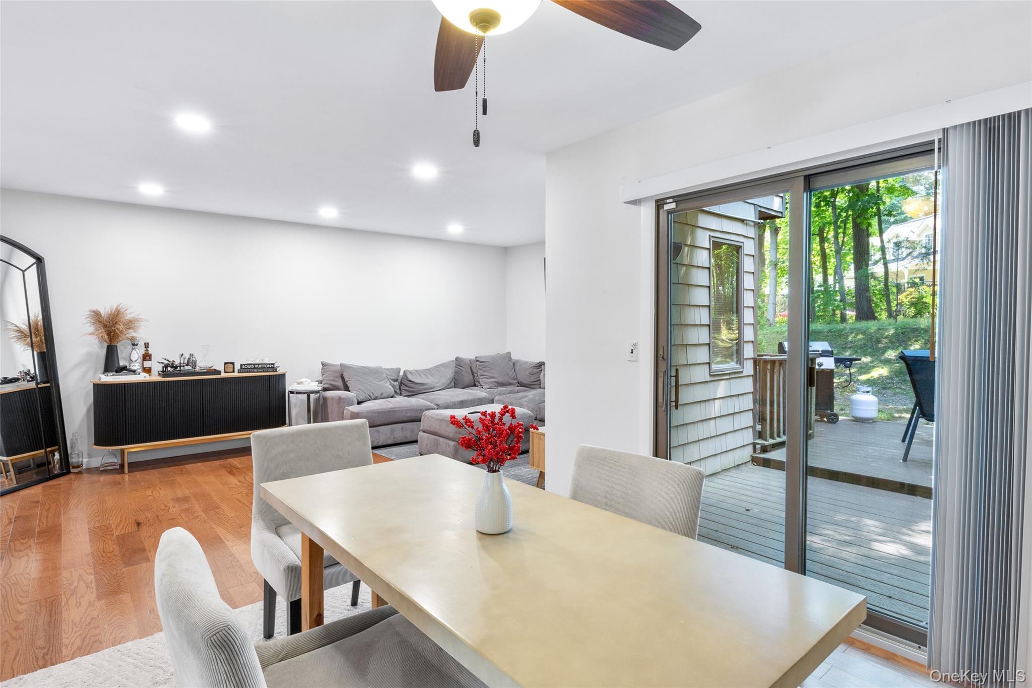 #20 photo, 25 Jeremy Circle, サフォーク郡 Nesconset , NY 11767