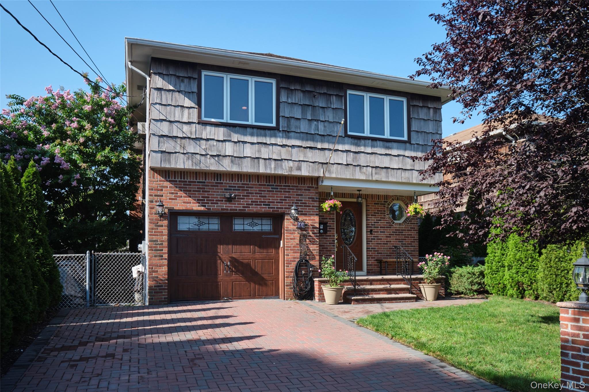 #1 photo, 34 Vandewater Avenue, ナッソー郡 Floral Park , NY 11001