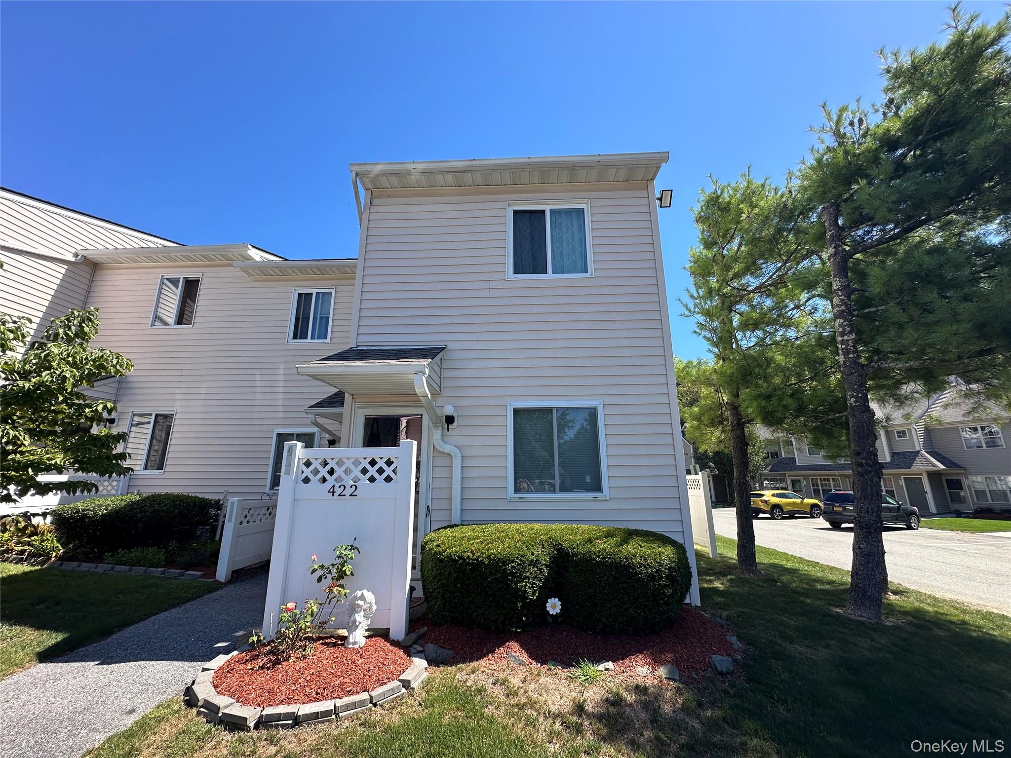 #1 photo, 422 Gregory Court, Highland , NY 12528
