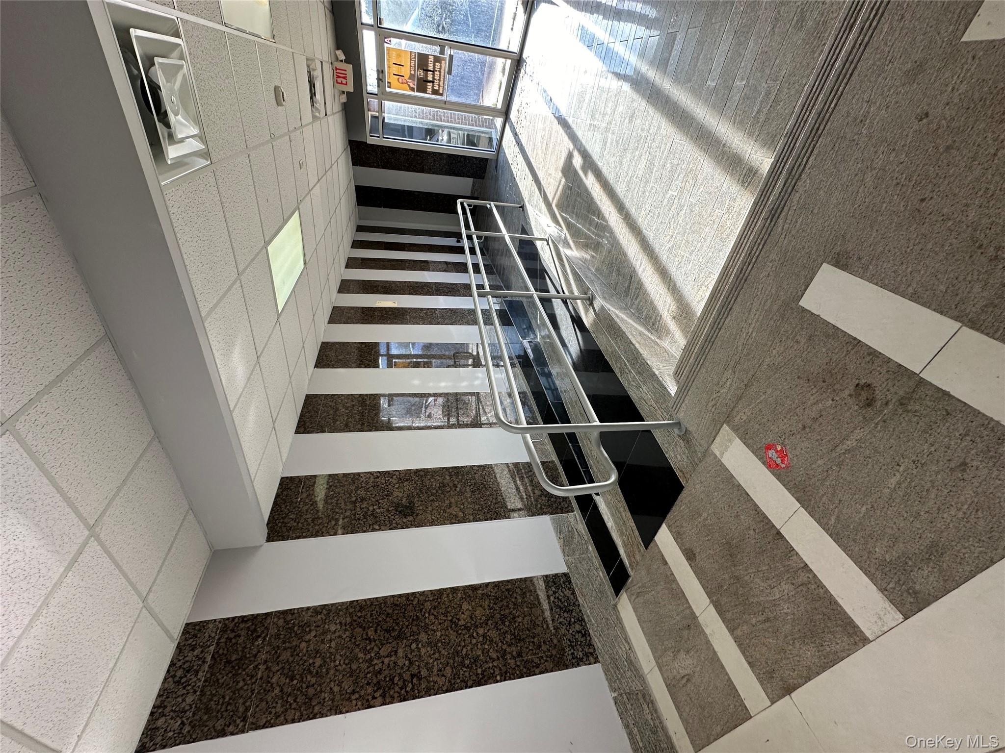 #19 photo, 202 Merrick Road, ナッソー郡 Rockville Centre , NY 11570