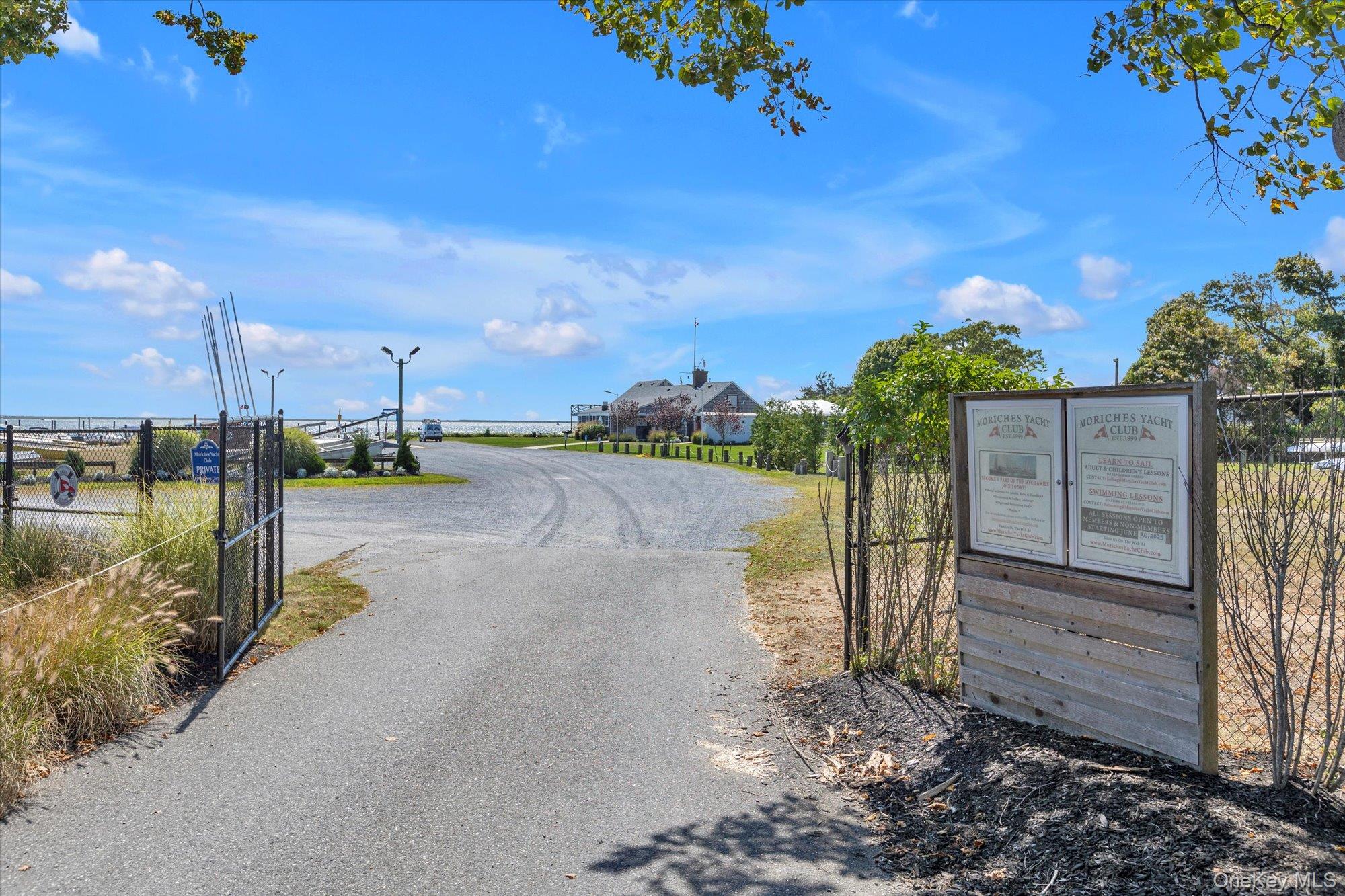 #19 photo, 34 Sedgemere Road, サフォーク郡 Center Moriches , NY 11934