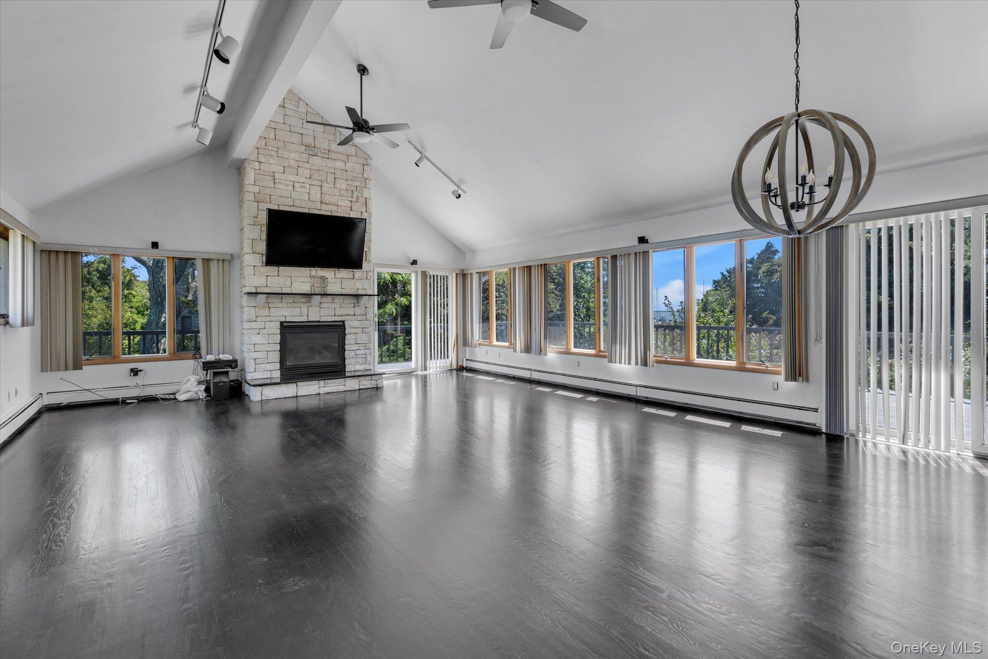 #4 photo, 34 Sedgemere Road, サフォーク郡 Center Moriches , NY 11934