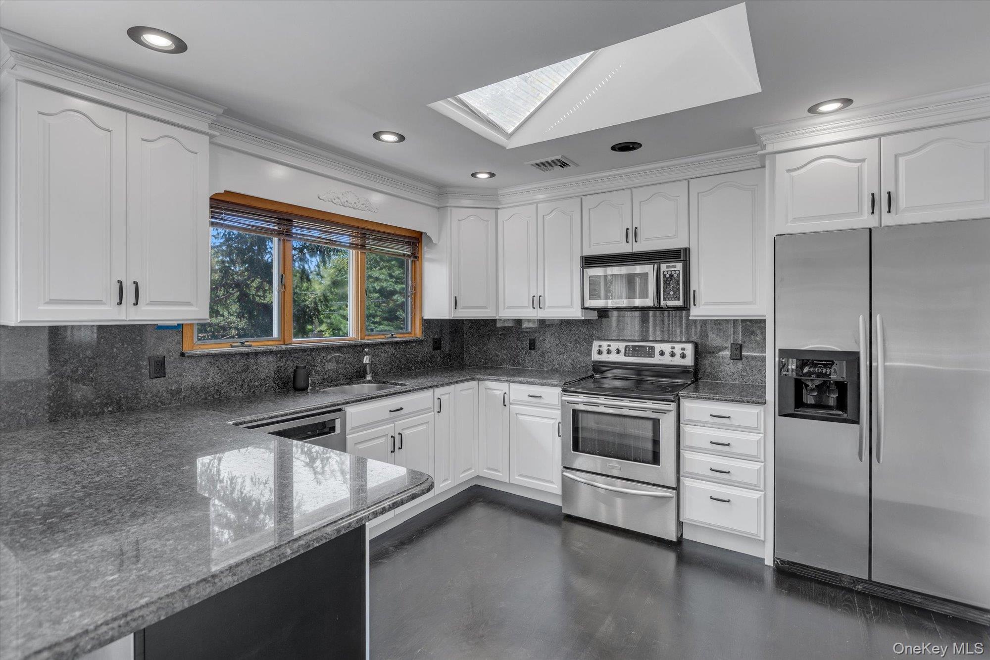 #6 photo, 34 Sedgemere Road, サフォーク郡 Center Moriches , NY 11934