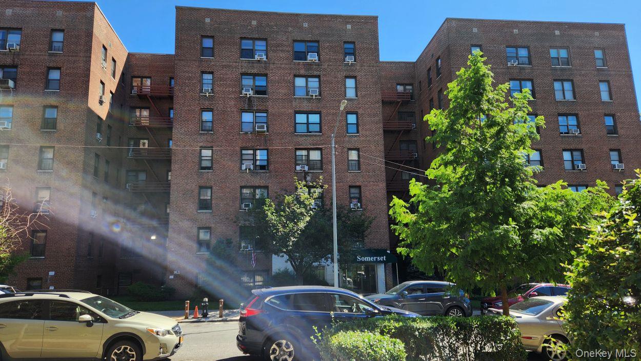 #2 photo, 8385 116th Street, クイーンズ区 Richmond Hill , NY 11418