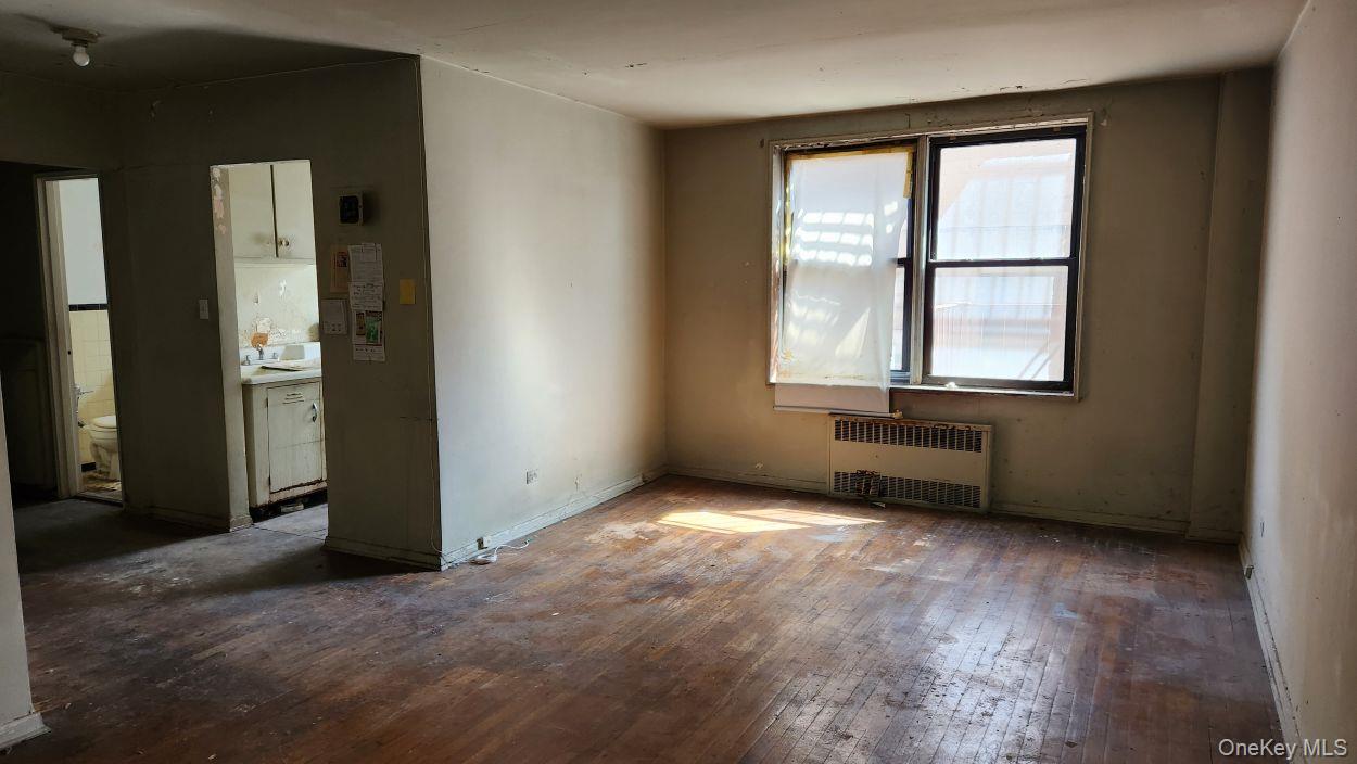 #3 photo, 8385 116th Street, クイーンズ区 Richmond Hill , NY 11418