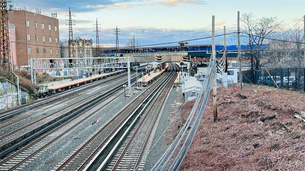 #13 photo, 64-09 Woodside Avenue, クイーンズ区 Woodside , NY 11377