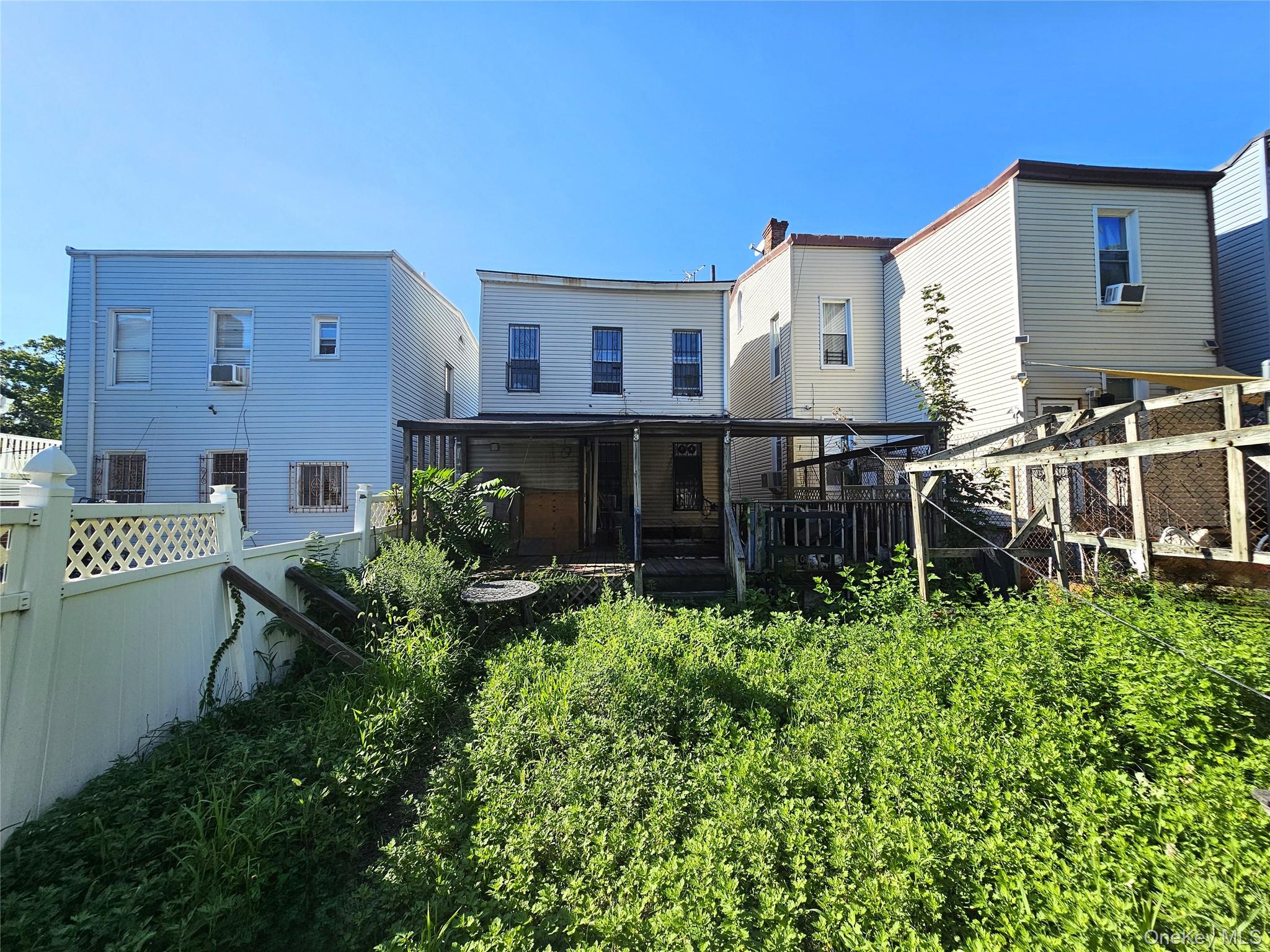 #4 photo, 4 Crosby Avenue, ブルックリン区 Brooklyn , NY 11207