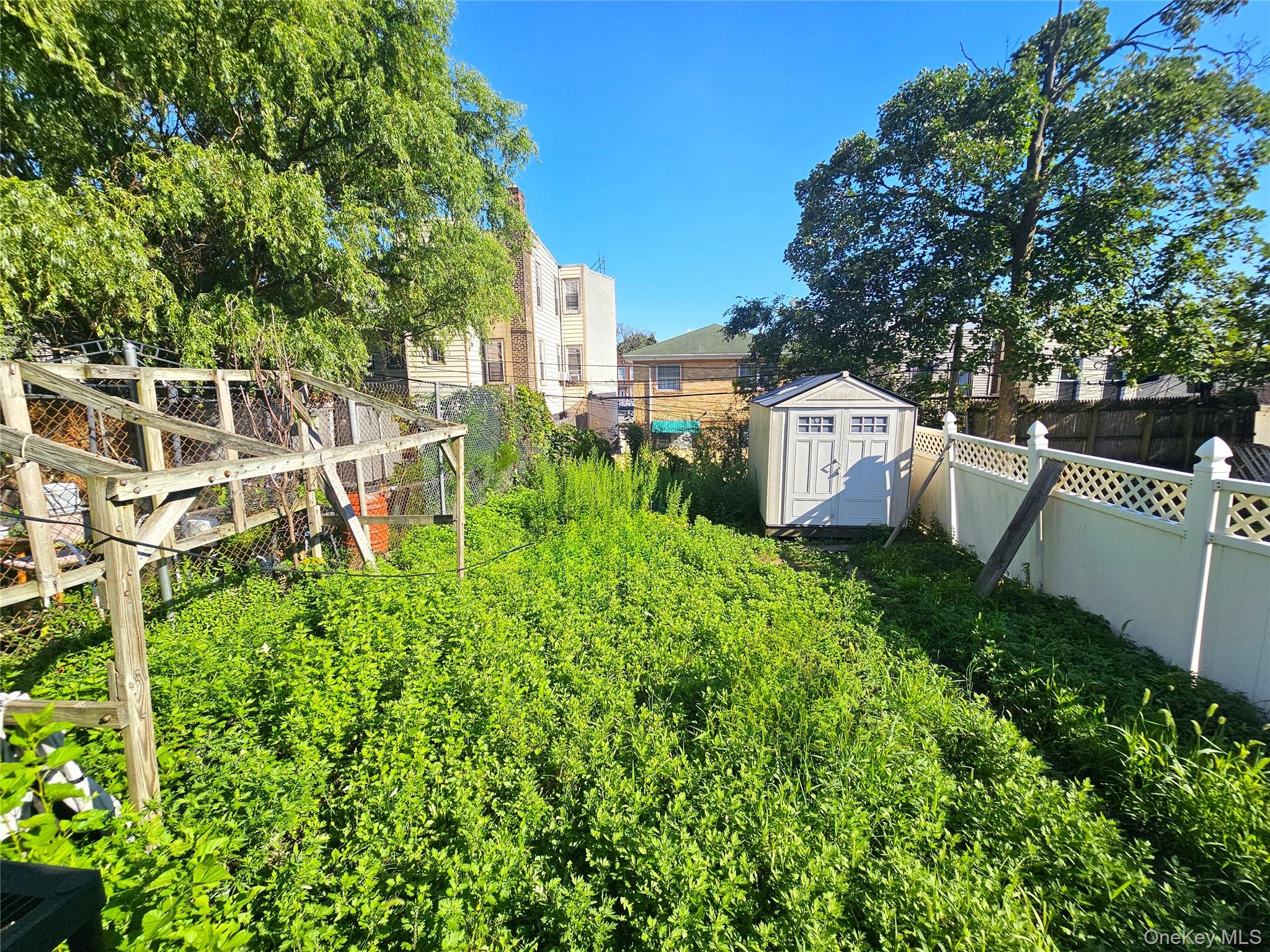 #6 photo, 4 Crosby Avenue, ブルックリン区 Brooklyn , NY 11207