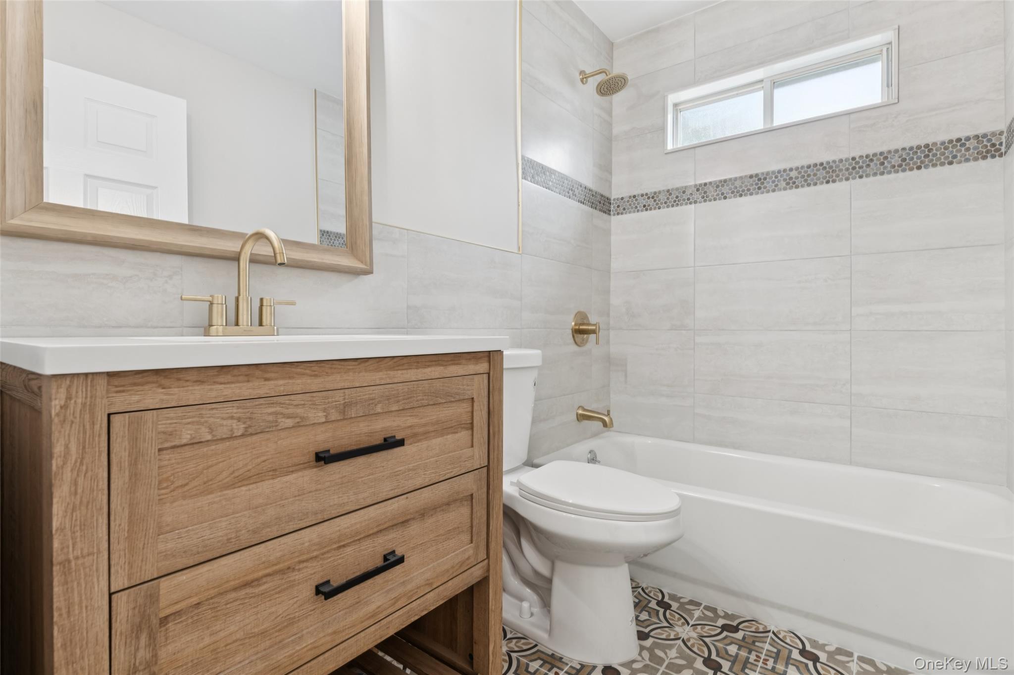 #16 photo, 147 Edinburgh Drive, サフォーク郡 Ridge , NY 11961