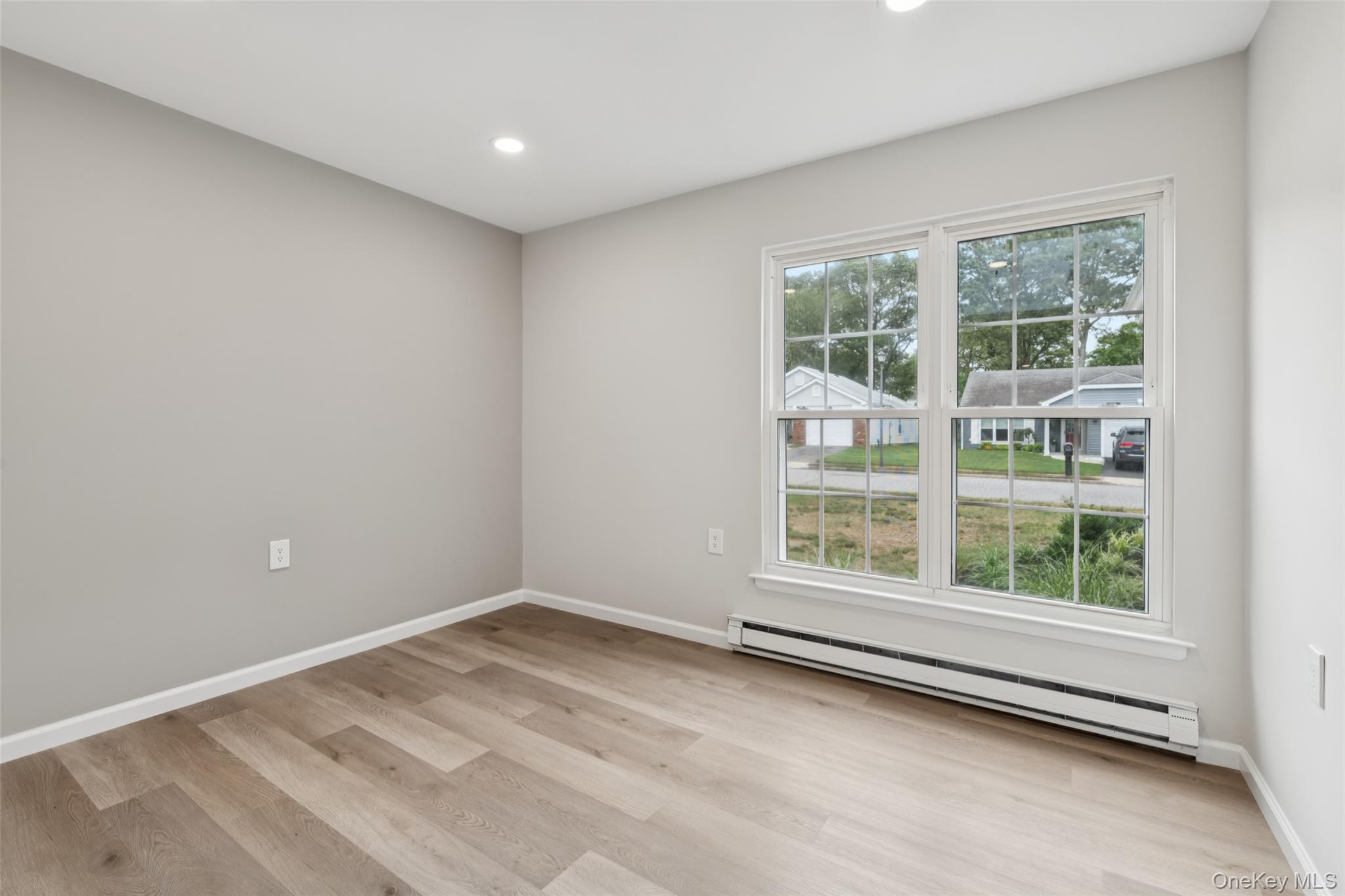 #19 photo, 147 Edinburgh Drive, サフォーク郡 Ridge , NY 11961