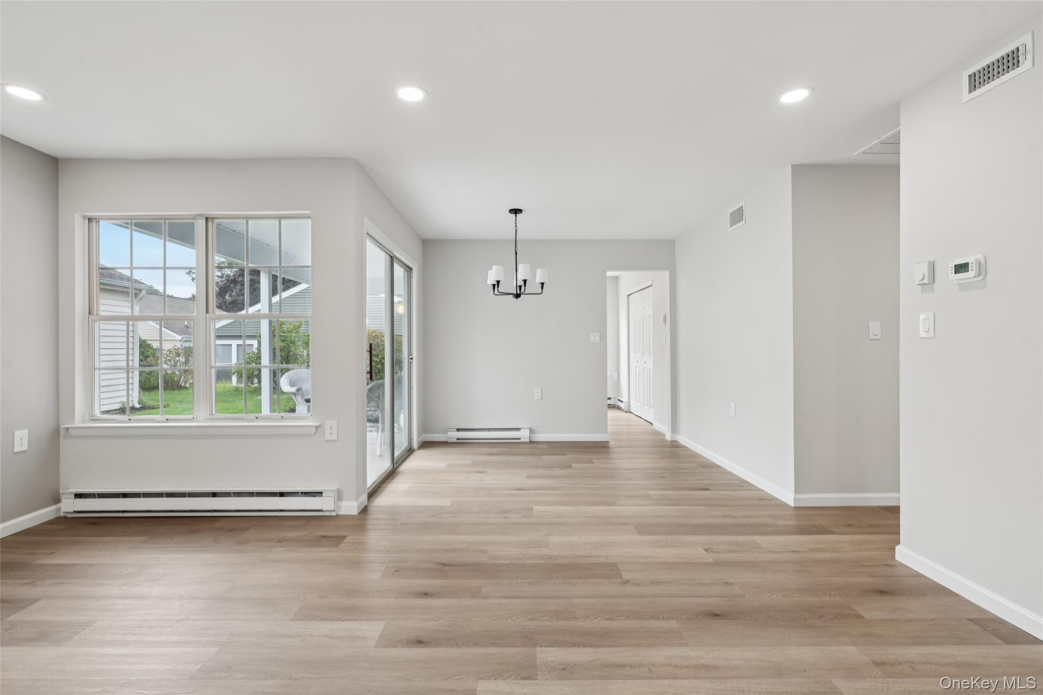 #7 photo, 147 Edinburgh Drive, サフォーク郡 Ridge , NY 11961