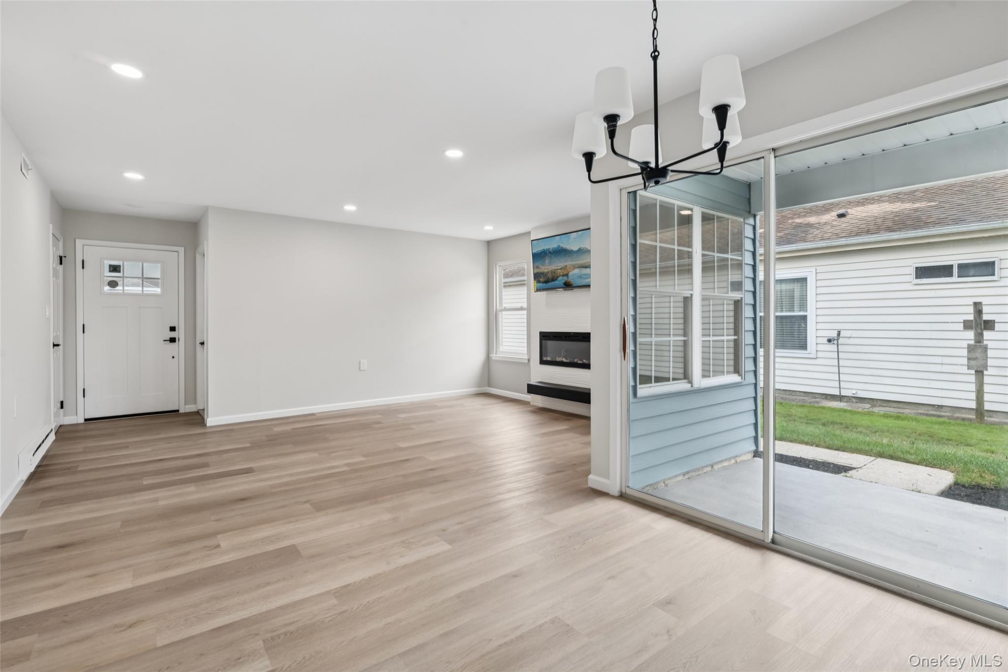 #8 photo, 147 Edinburgh Drive, サフォーク郡 Ridge , NY 11961